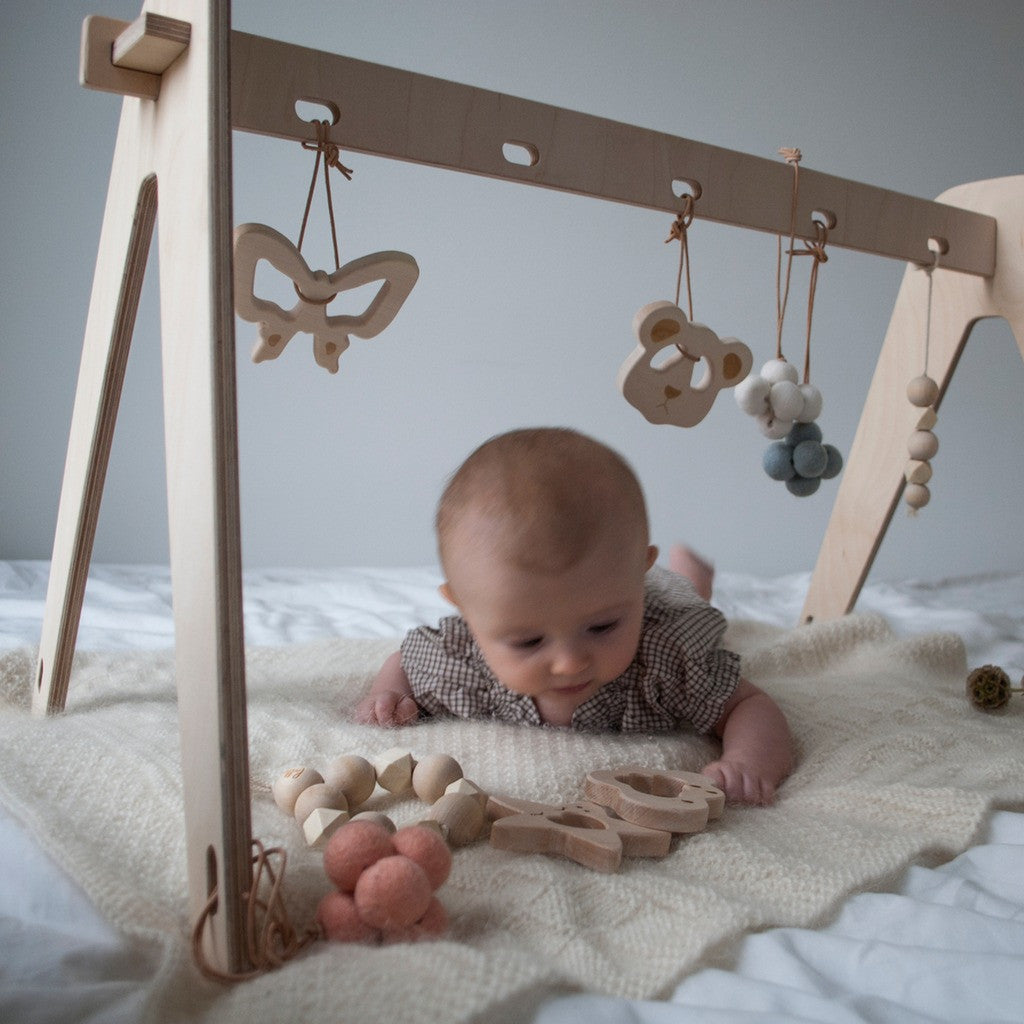 1 Loullou Spielbogen Baby Gym In Natur Online Kaufen Kidswoodlove