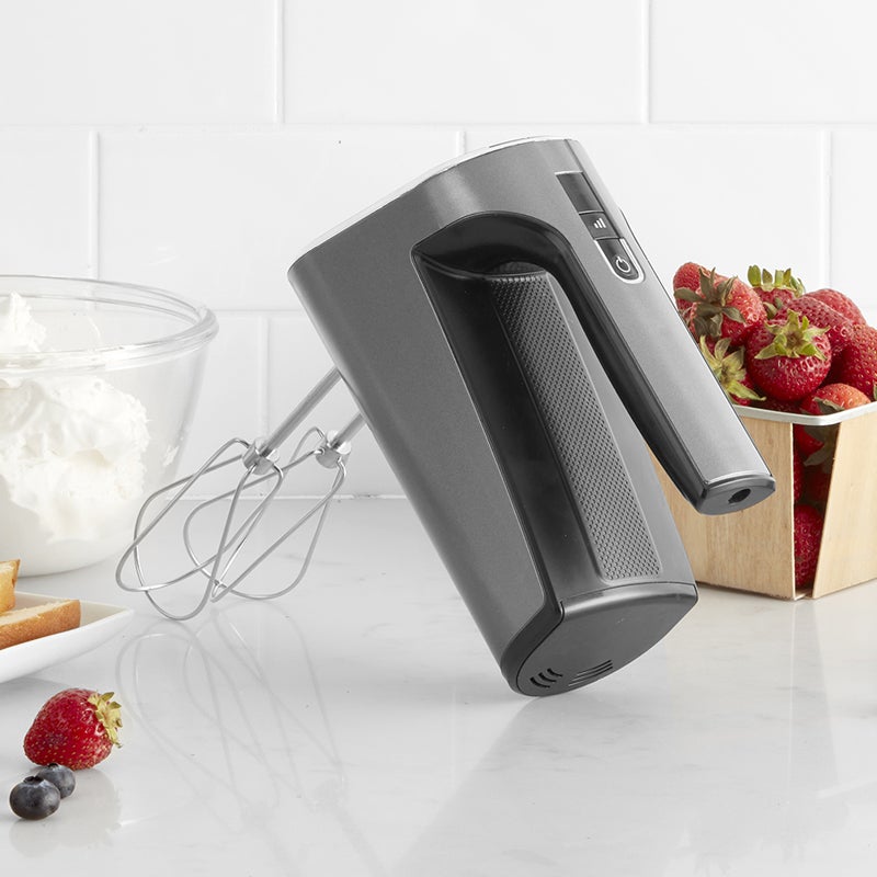 https://cdn.shopify.com/s/files/1/0877/8040/products/cuisinart-evolution-x-cordless-hand-mixer-724014.jpg?v=1643066784&width=1000