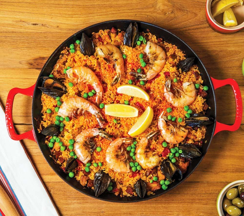 https://cdn.shopify.com/s/files/1/0877/8040/products/le-creuset-cast-iron-paella-pan-343145.jpg?v=1644940657&width=1000