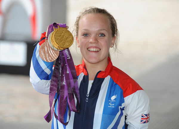 Ellie Simmonds freediving with Dolphins and Spierre Pure Carbon fins