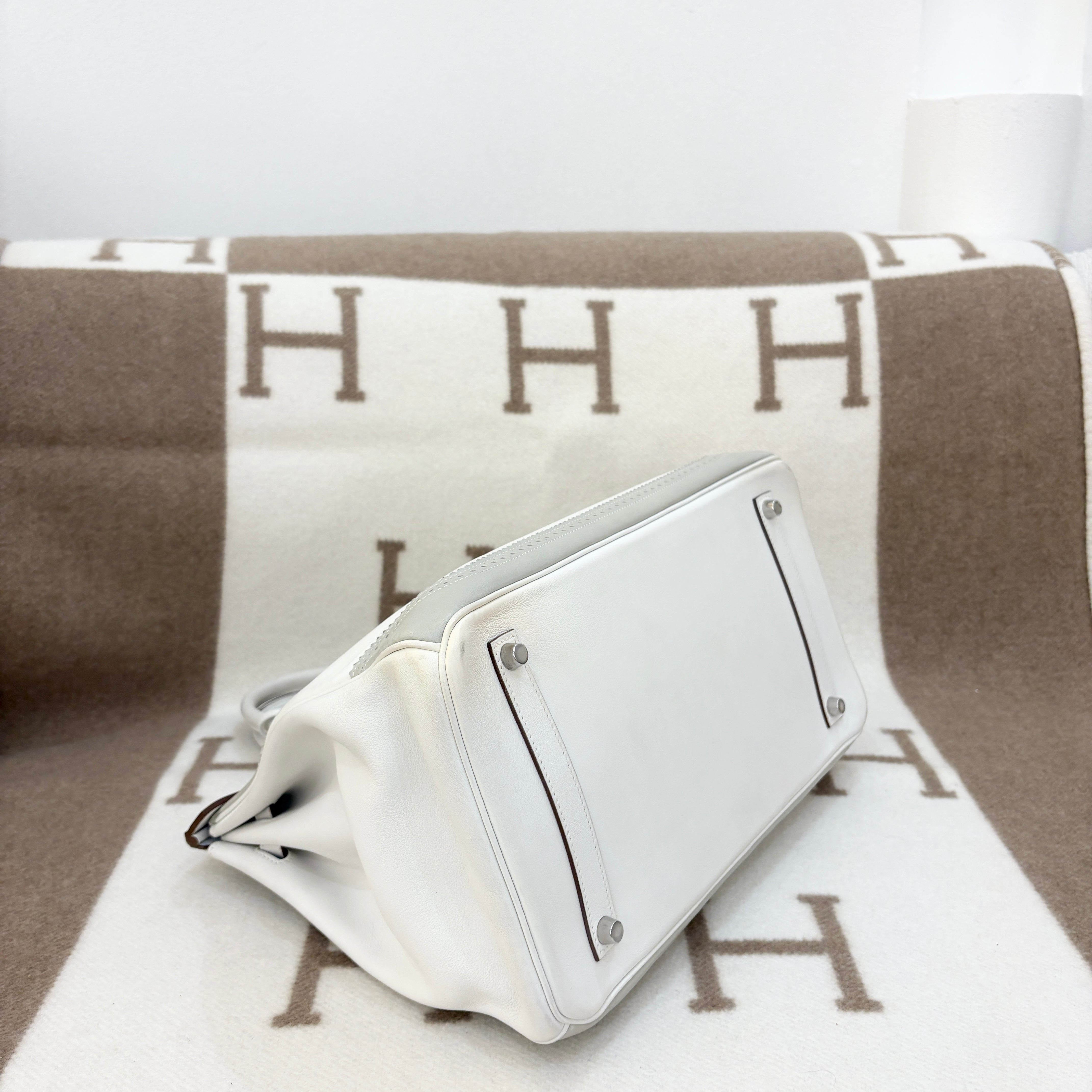 Hermes Gillies Birkin 35 Swift 01 White 80 Pearl  Grey - 0219m7-8_a9e0040a-21bd-48b6-af63-4889a6891325