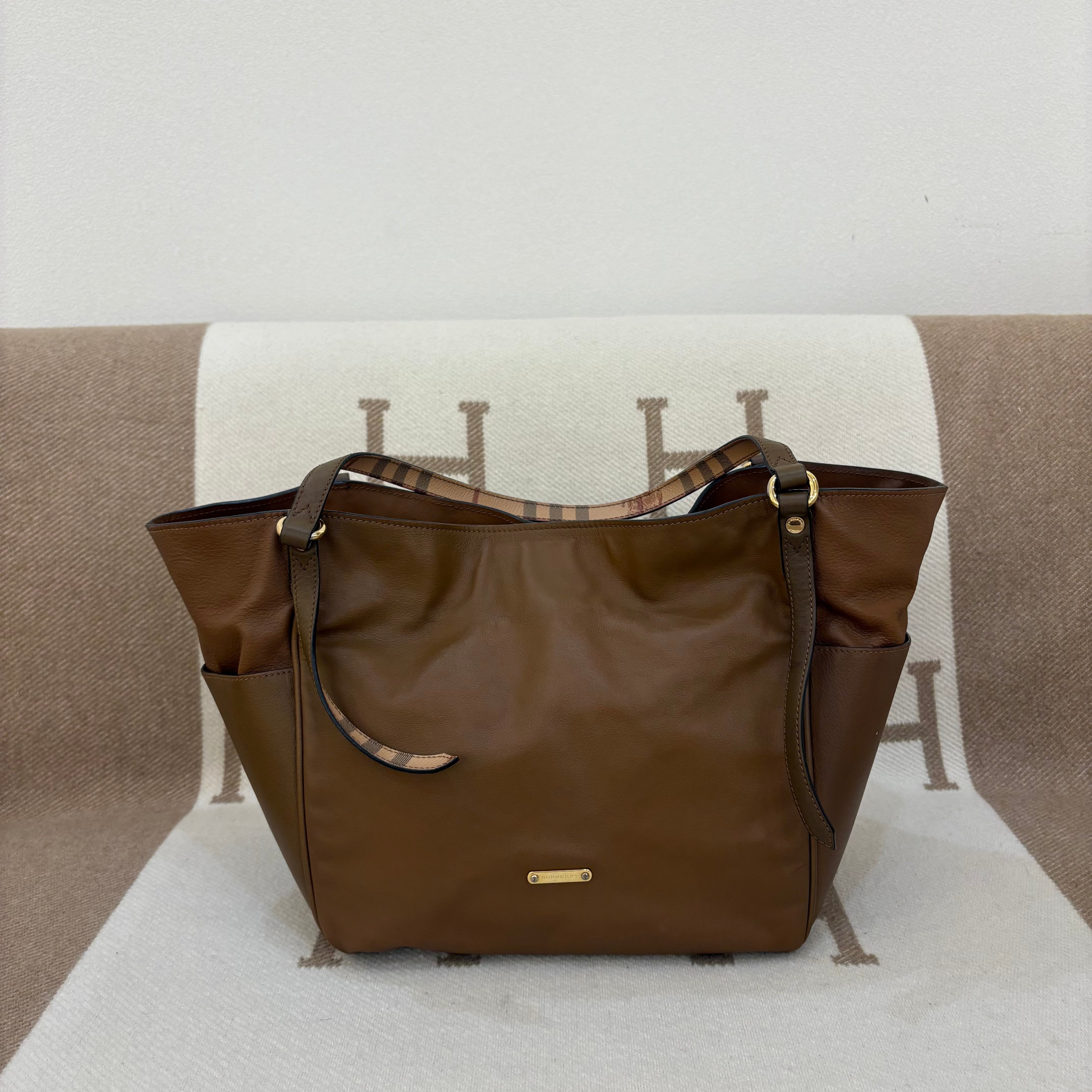 Burberry Small Canterbury Tote Calfskin Brown - 0221m22-2_5d32e5e2-3edf-4651-9070-ad9895a77fd5