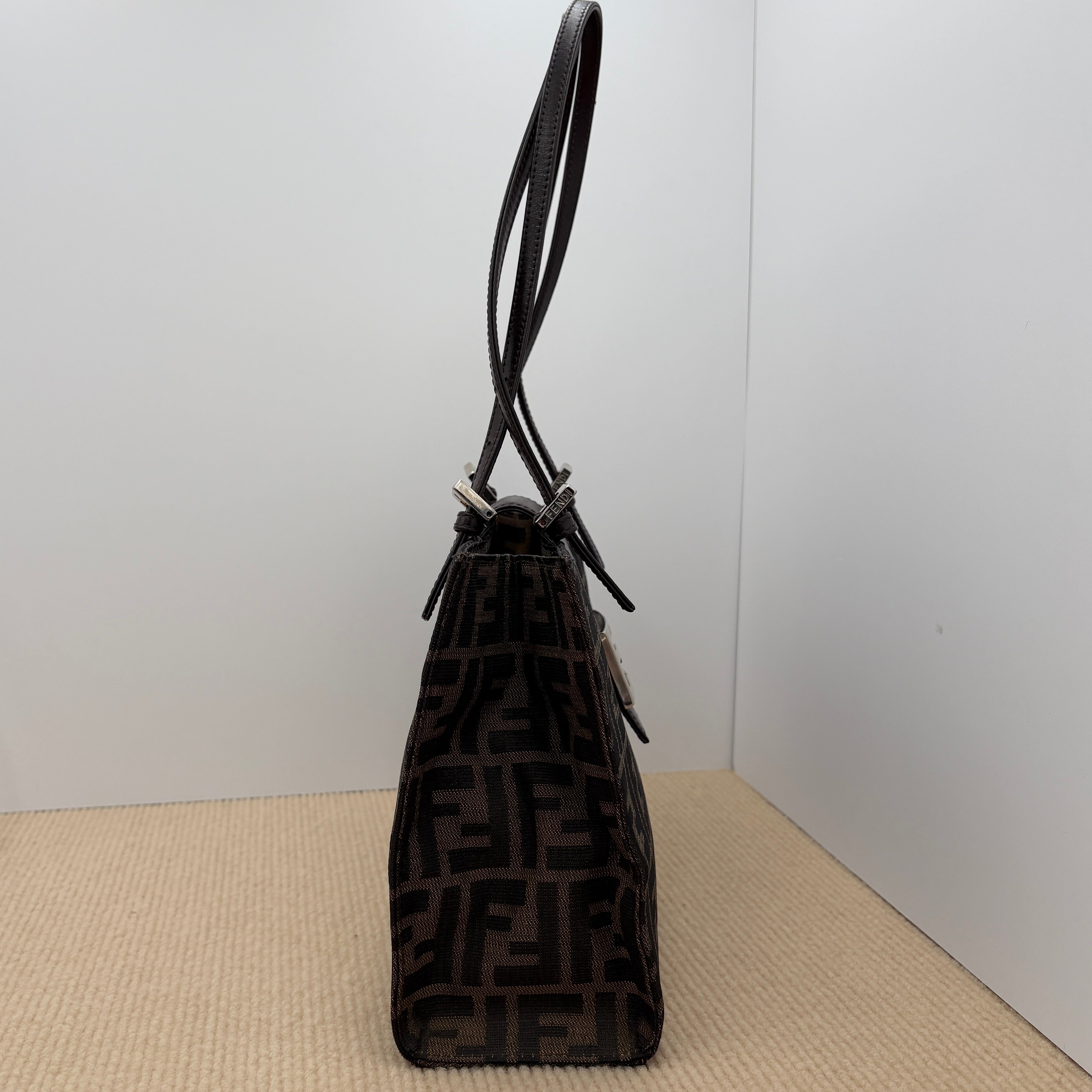 Fendi Zucca Shopping Tote Chenille Brown - 0227m9-4_005e5f43-148a-4072-9ee3-d366ef8bcc34