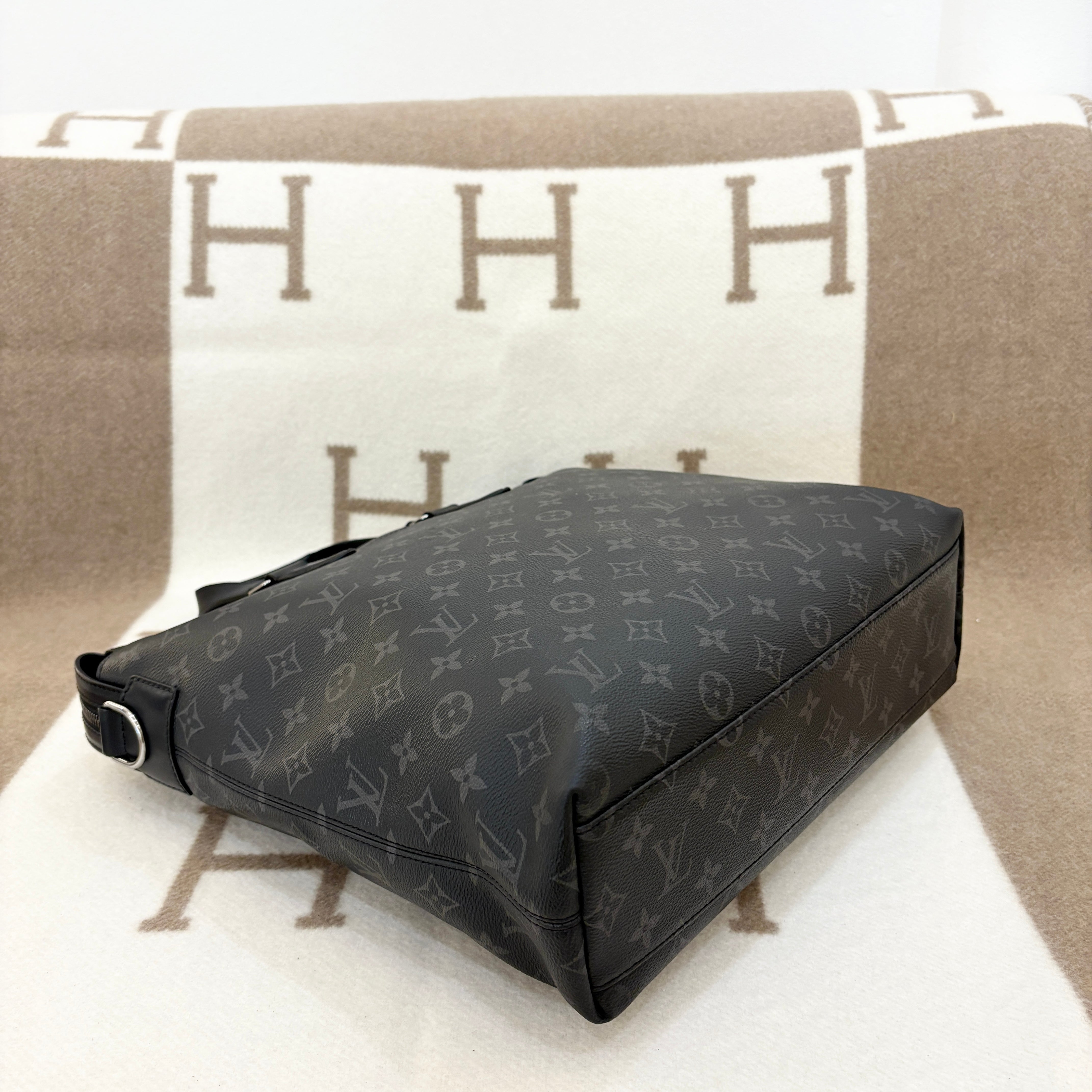 Louis Vuitton Explorer North-South Briefcase Monogram Eclipse Black - 0308m5-8_d7cbd7d8-41ab-4d77-bcc5-ce1c9d019449