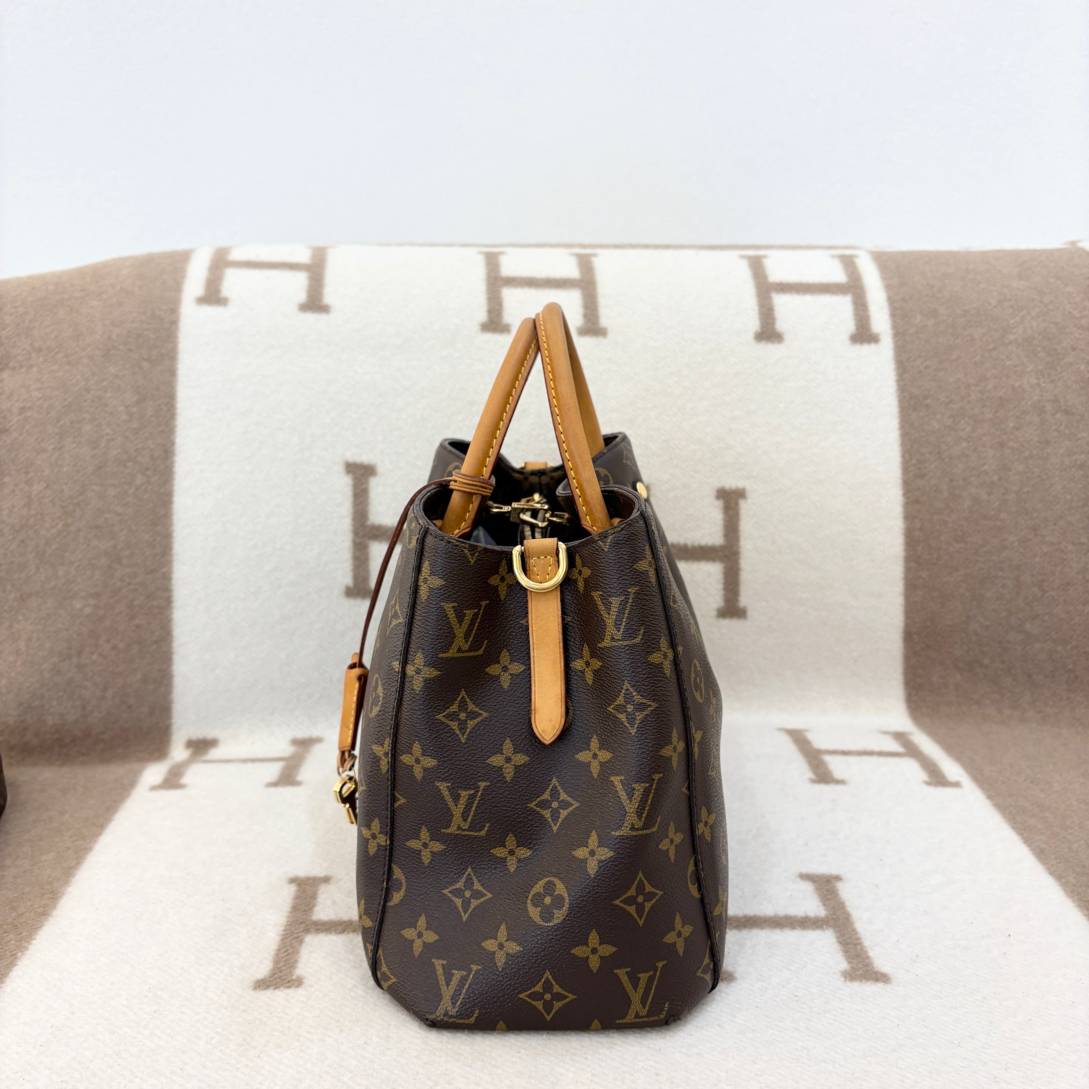 Louis Vuitton Montaigne MM Monogram Brown - 0501m8-6_e435e50b-85c4-4dd1-b15c-5c3bf06f7d41