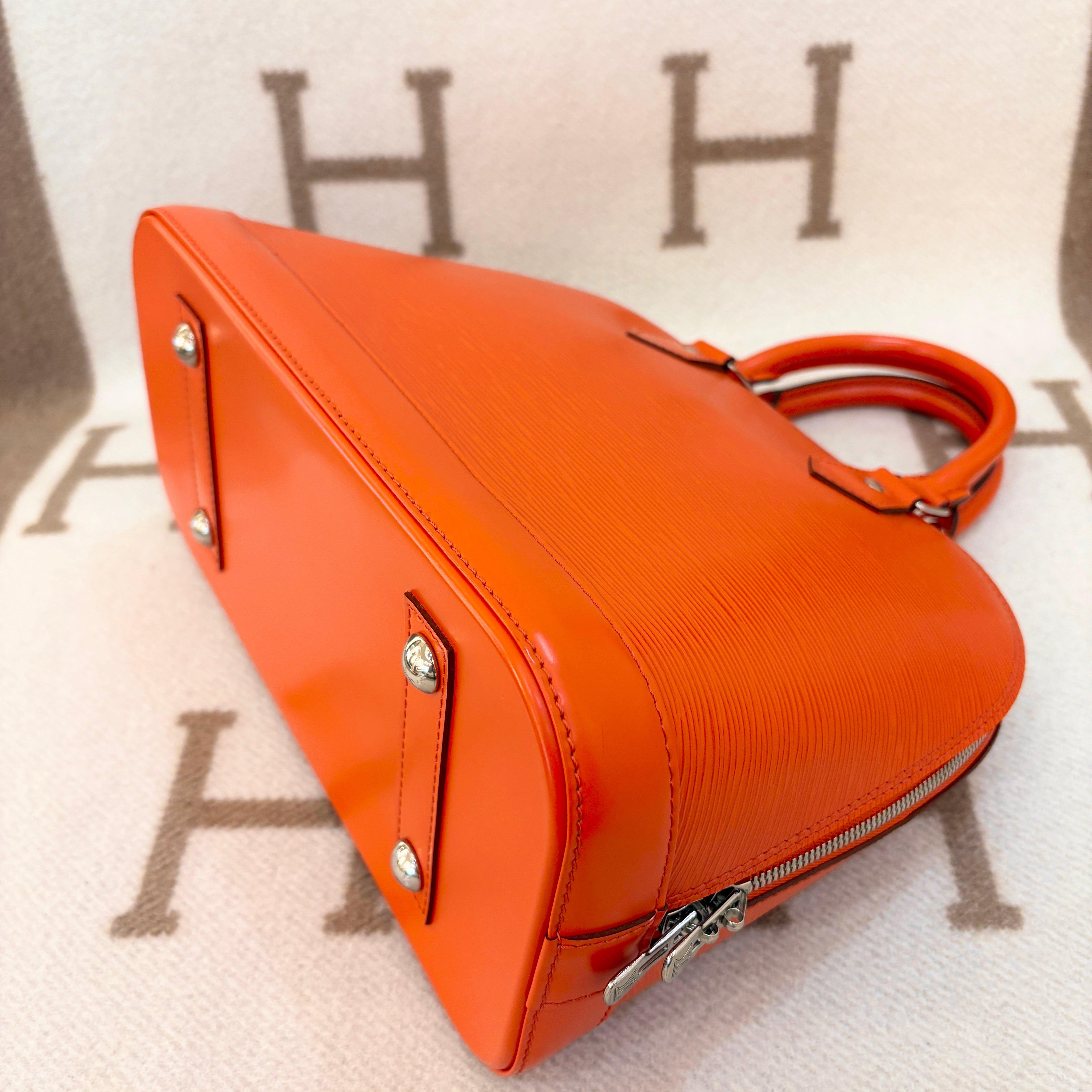 Louis Vuitton Alma PM Epi Orange - 0522m2-8