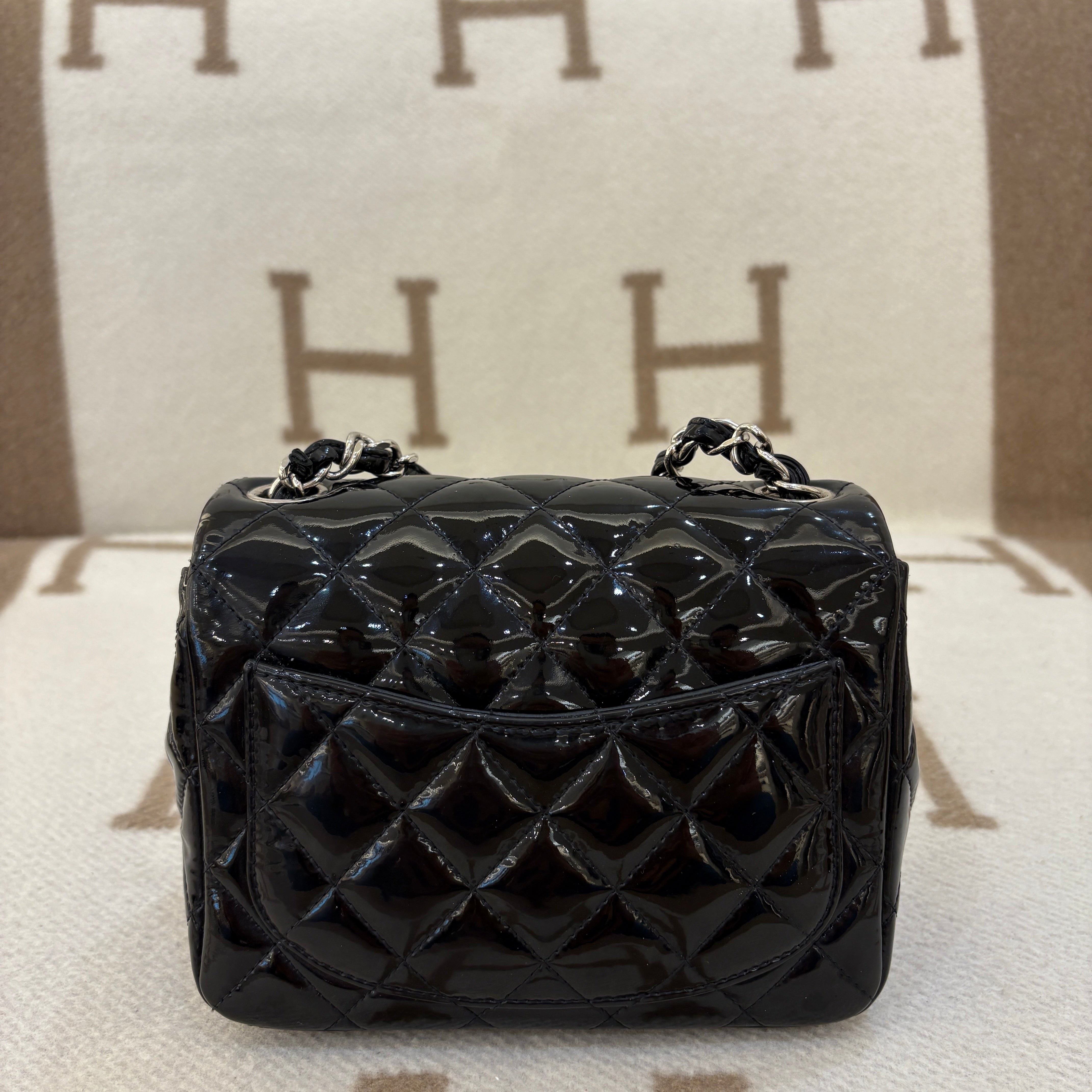 Chanel Quilted Mini Square Flap Patent Calfskin Black - 0525p3-4_9c289056-1fc5-46da-8b86-29da6ec98a84