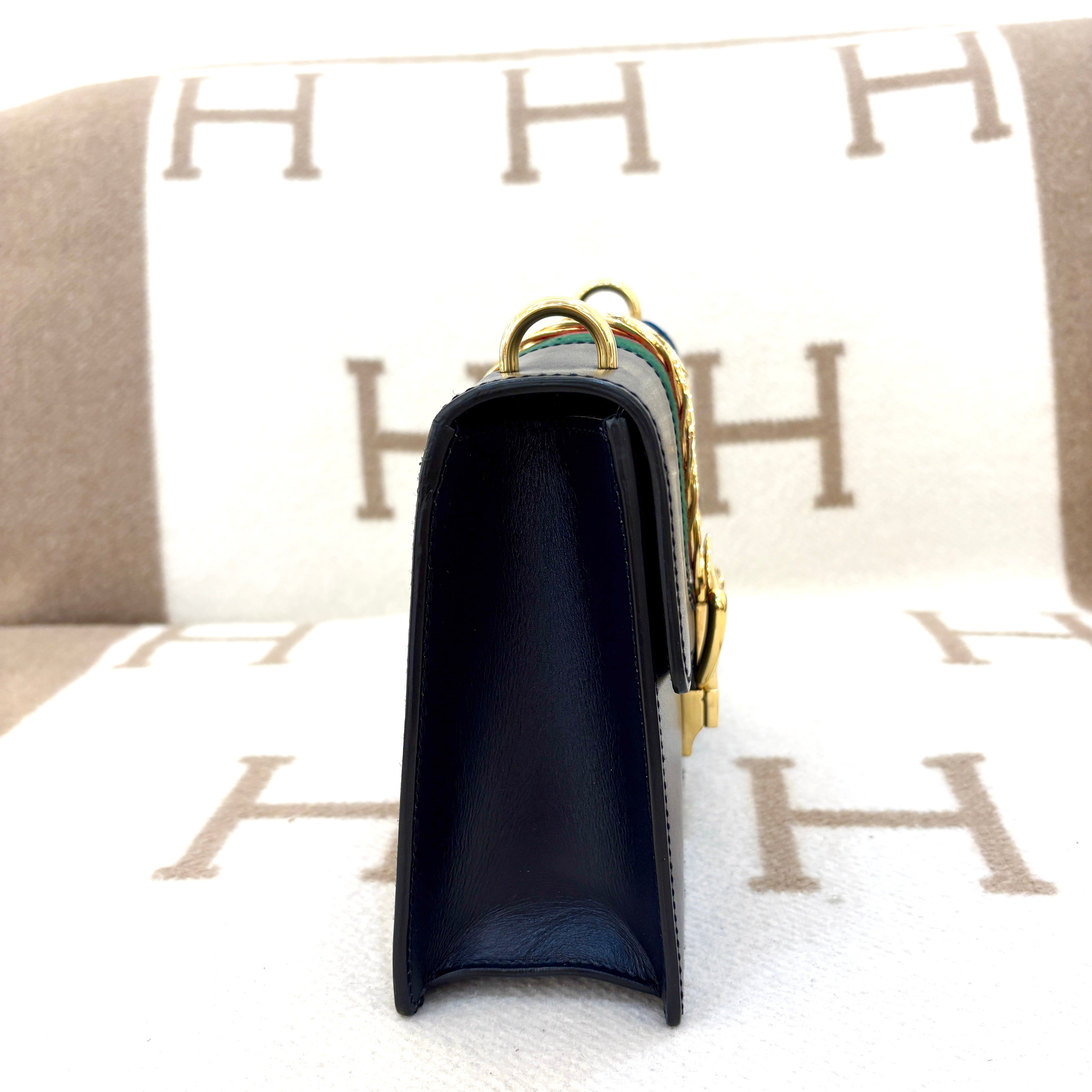 Gucci Small Sylvie Shoulder Bag Calfskin Black - 0528m1-5