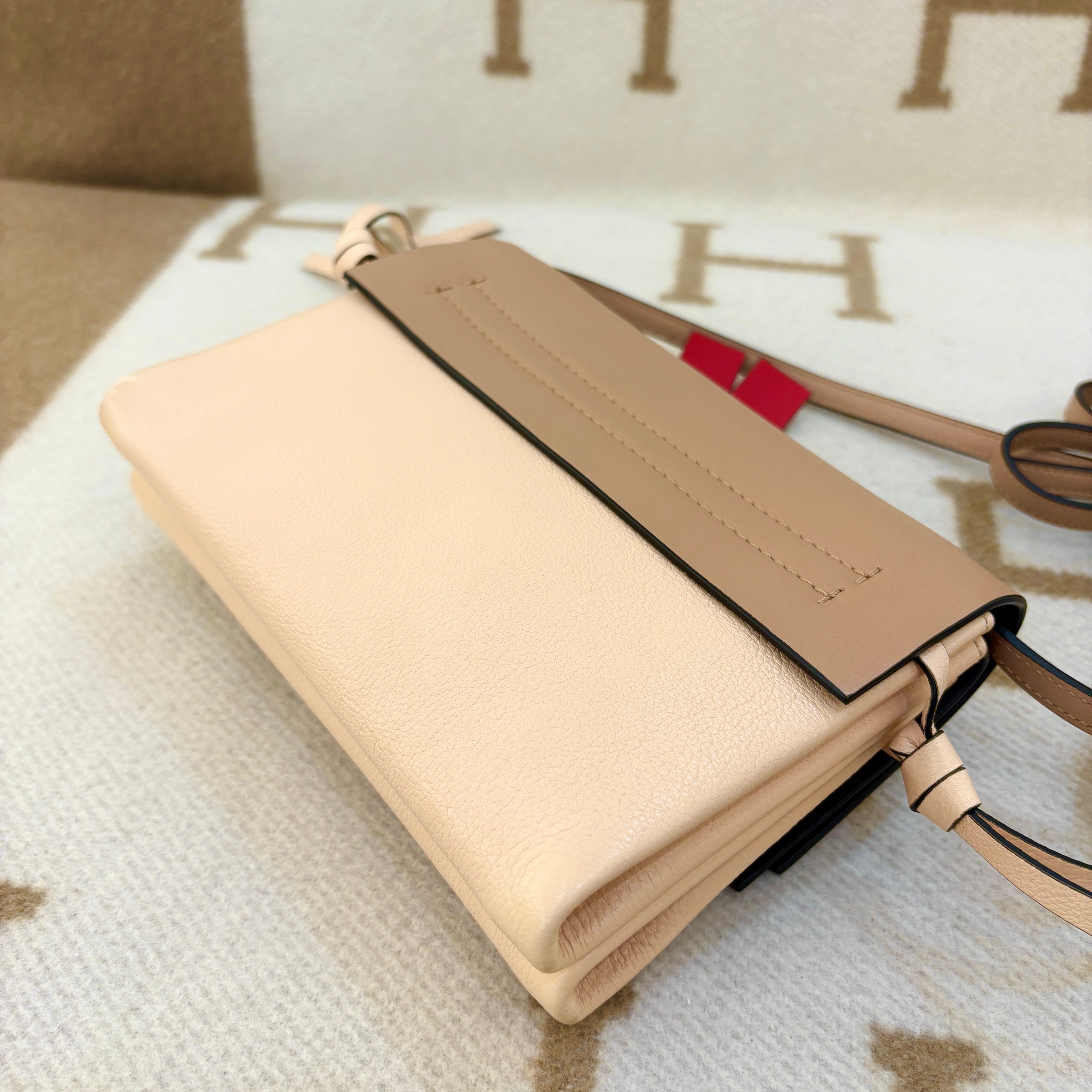 Valentino Small V-Ring Crossbody Bag Calfskin Burgundy Light Pink Red - 0603m7-10