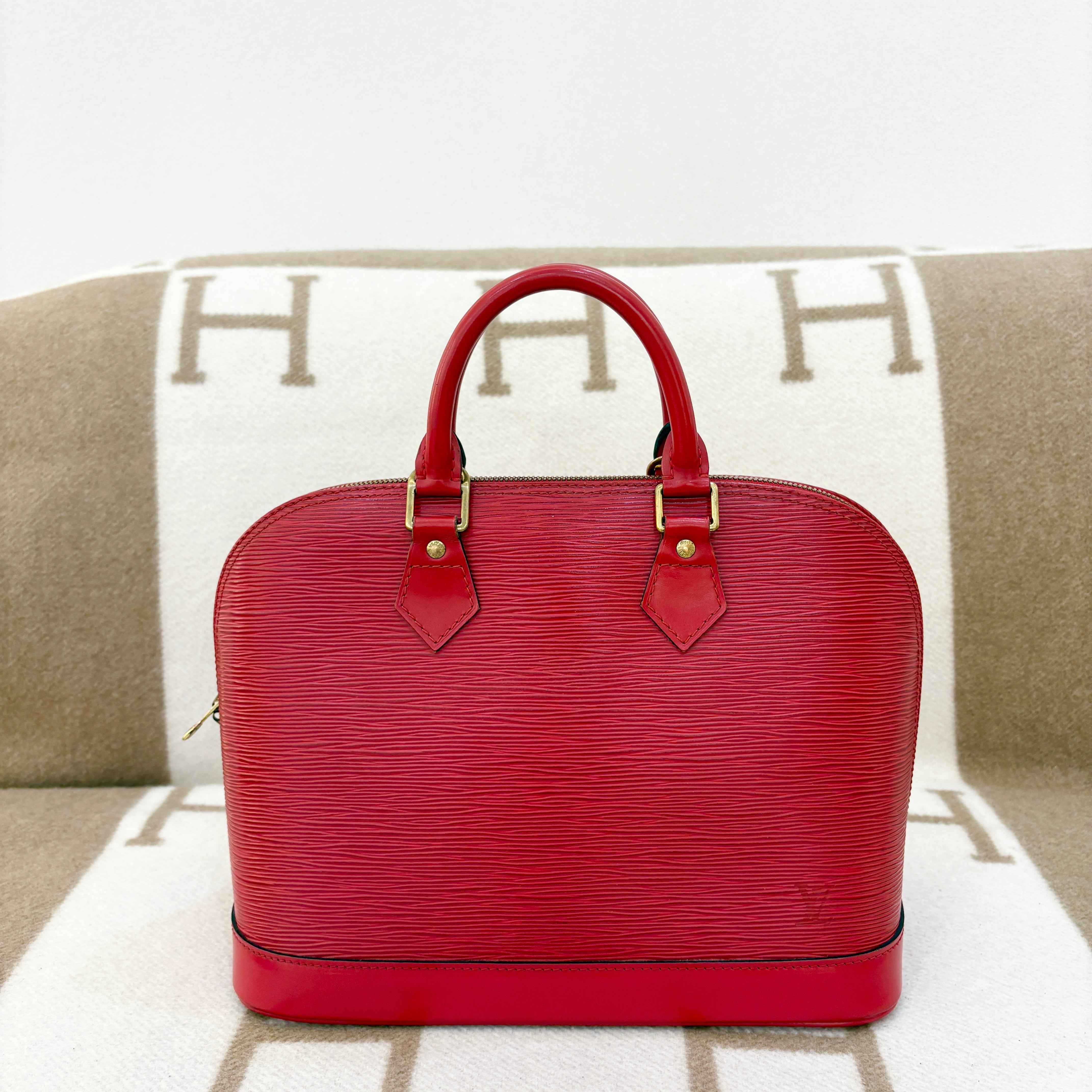 Louis Vuitton Alma PM Epi Red - 0607m2-2