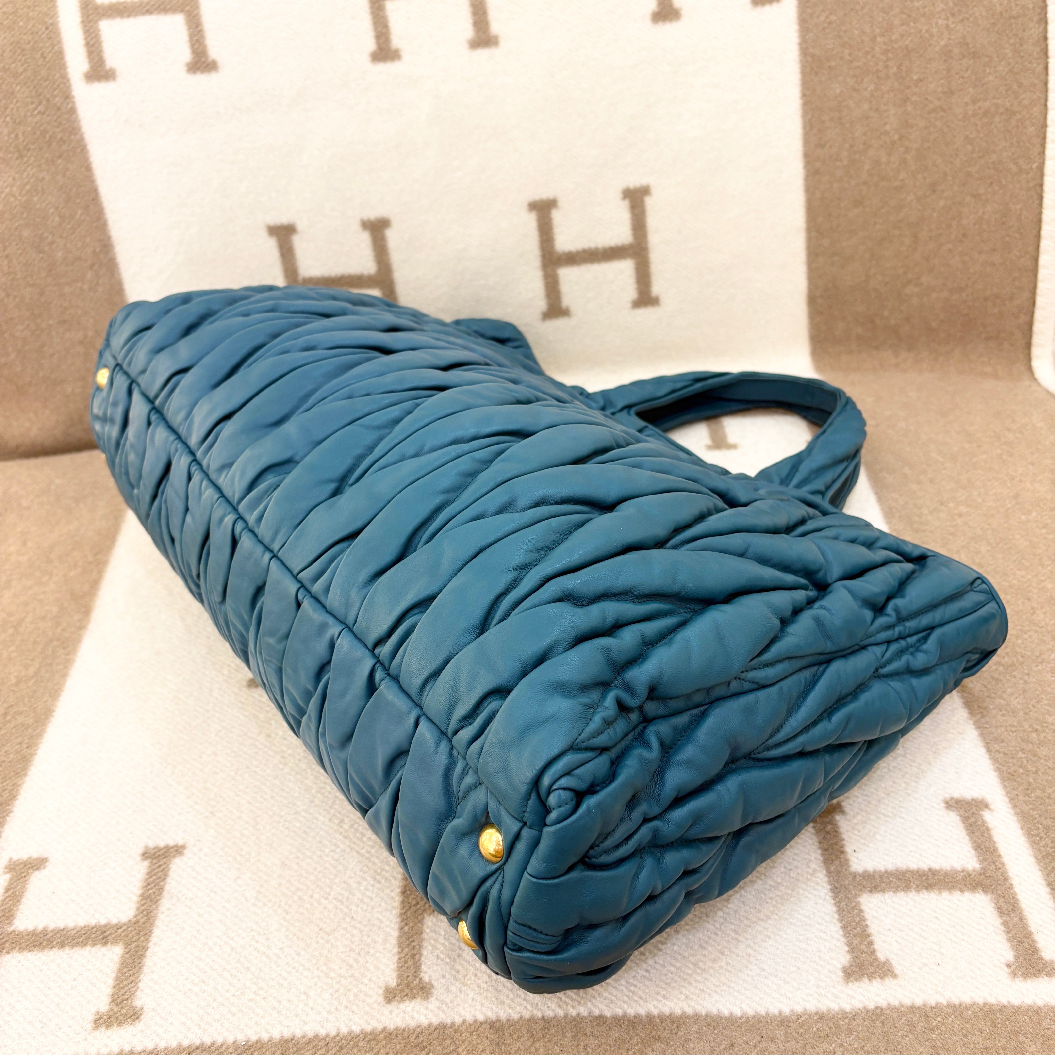 Miu Miu Tote Bag Lambskin Dark Green - 0607n9-8_e84c0657-b871-4a4d-a309-10b5dcabfdaa