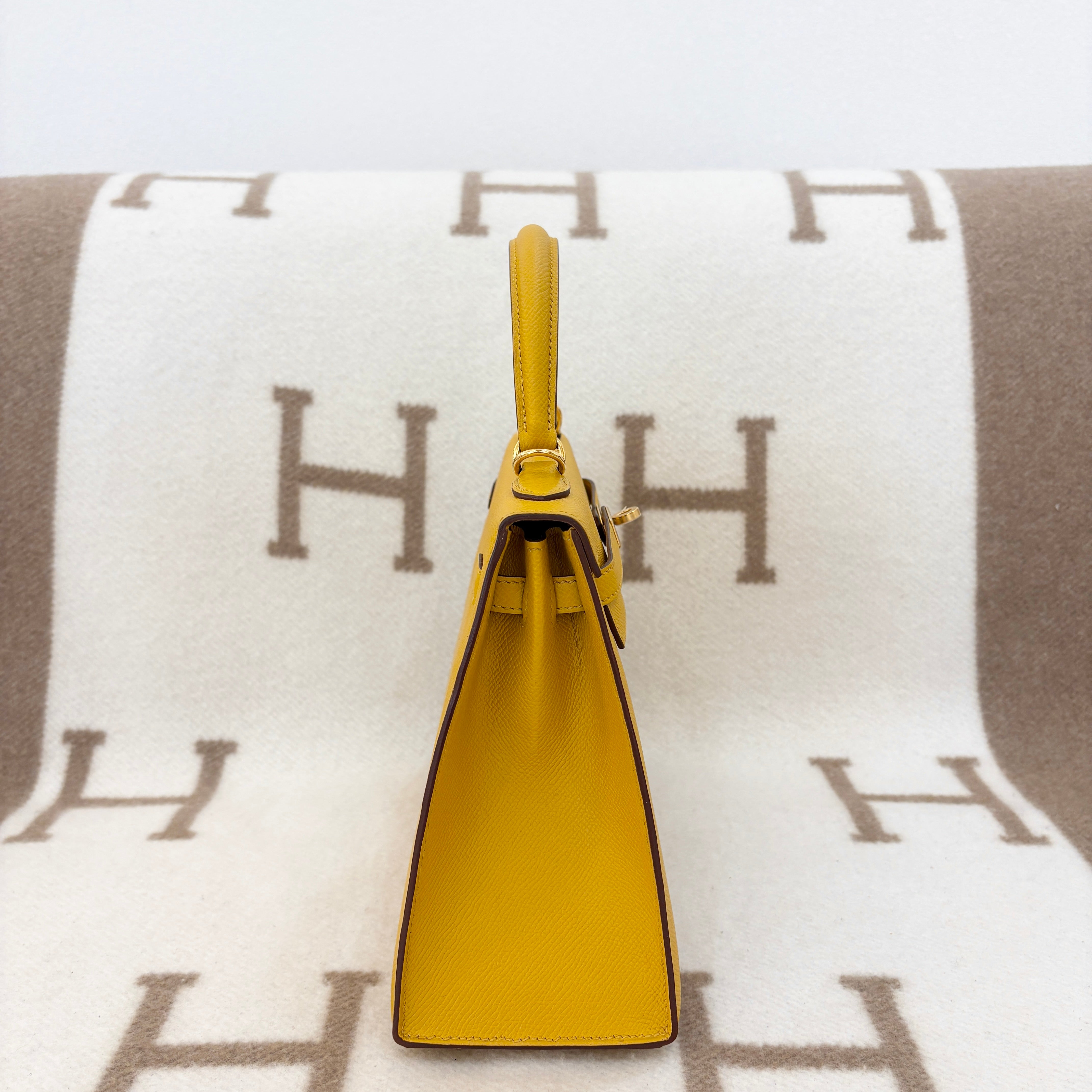 Hermes Kelly 25 Epsom 9D Jaune Amber - ds0330a1-5_853c3e42-af3d-4df5-ac72-50674017e59c