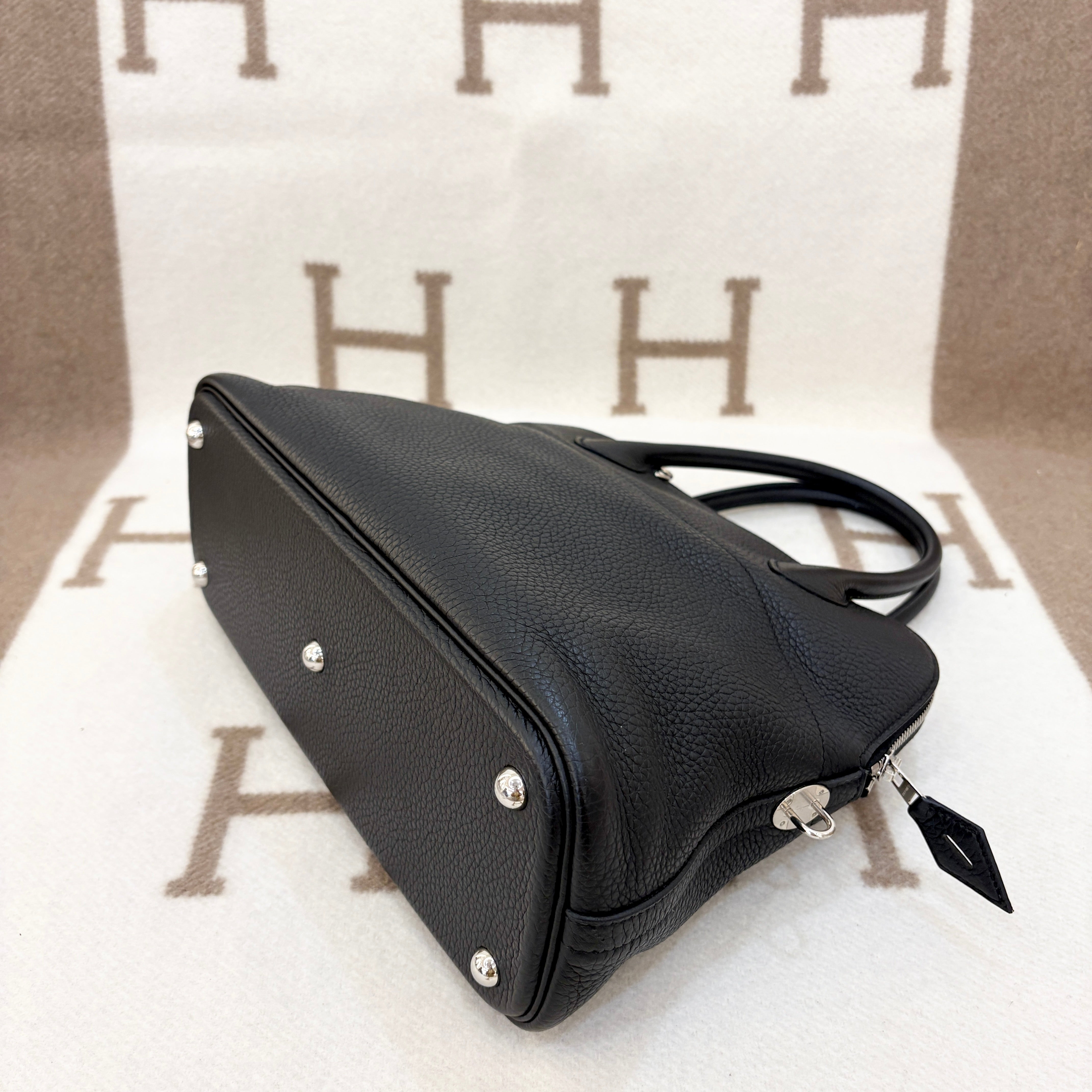 Hermes Bolide 31 Taurillon Clemence 89 Noir - md0223a5-11_3786bf5d-e904-432a-9e96-8cc0508d1fbd