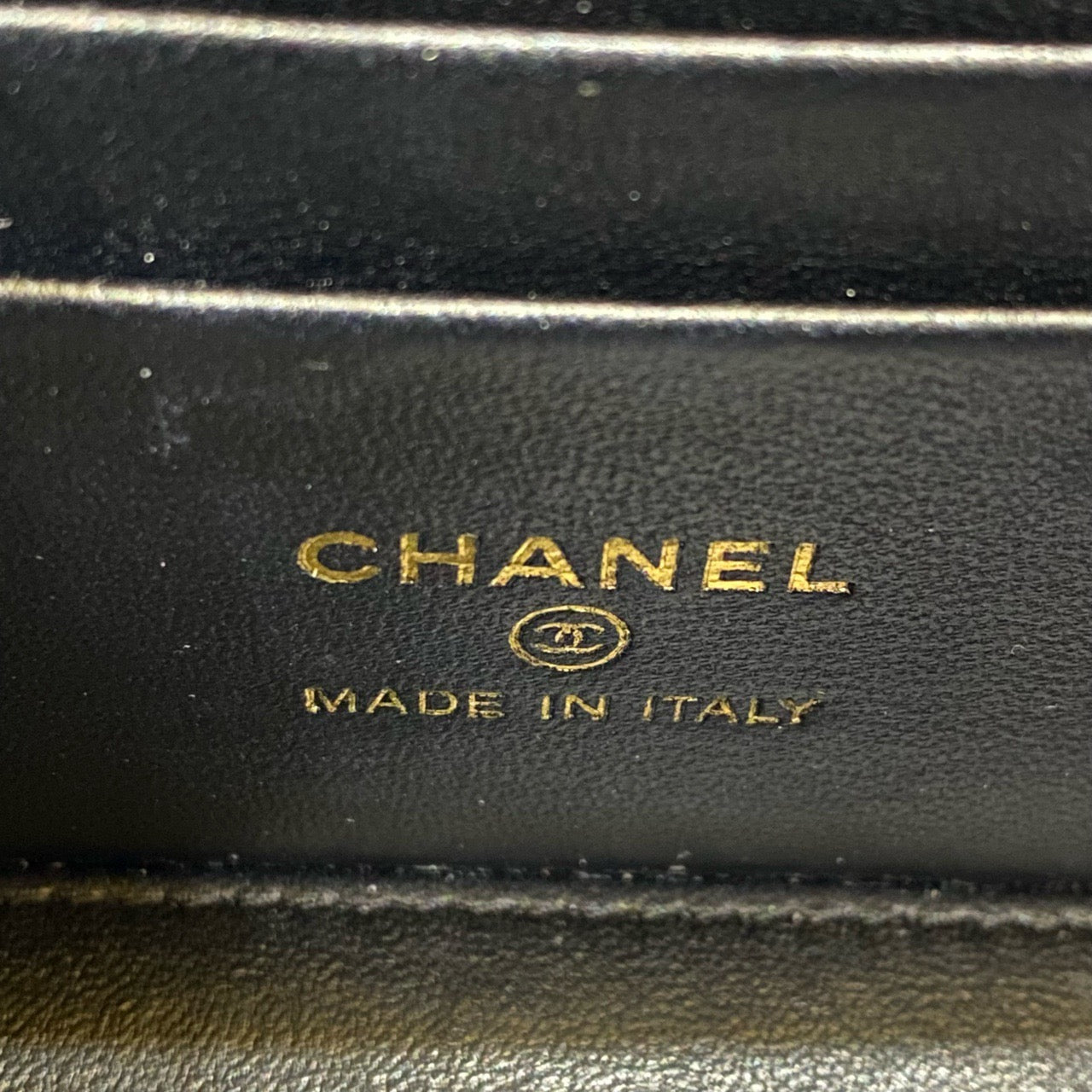 Chanel Quilted Pearl Crush Small Vanity Case Grained Calfskin Black - mh2502520-15_5fbd624b-f7c0-4b8f-b94b-c10589fd27fa