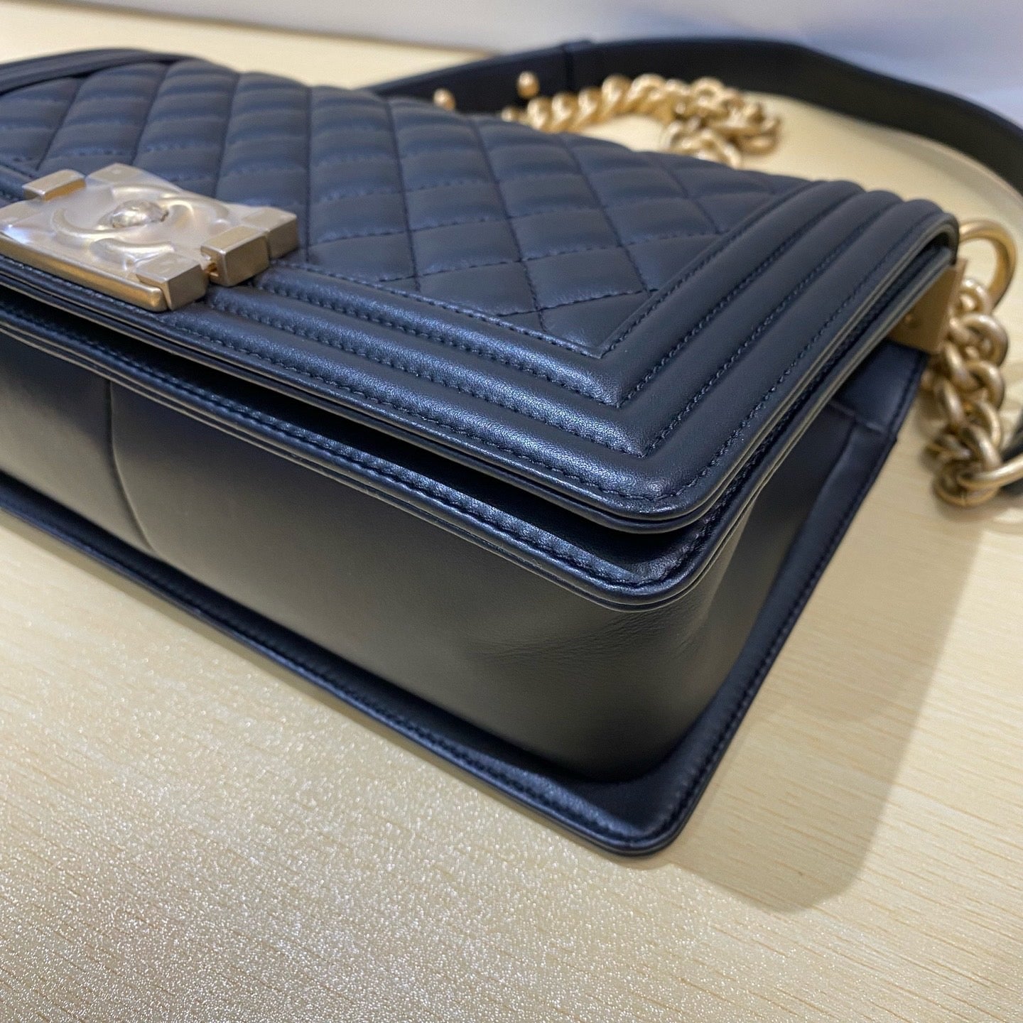 Chanel Quilted Medium Boy Flap Lambskin Black - mh2502861-9
