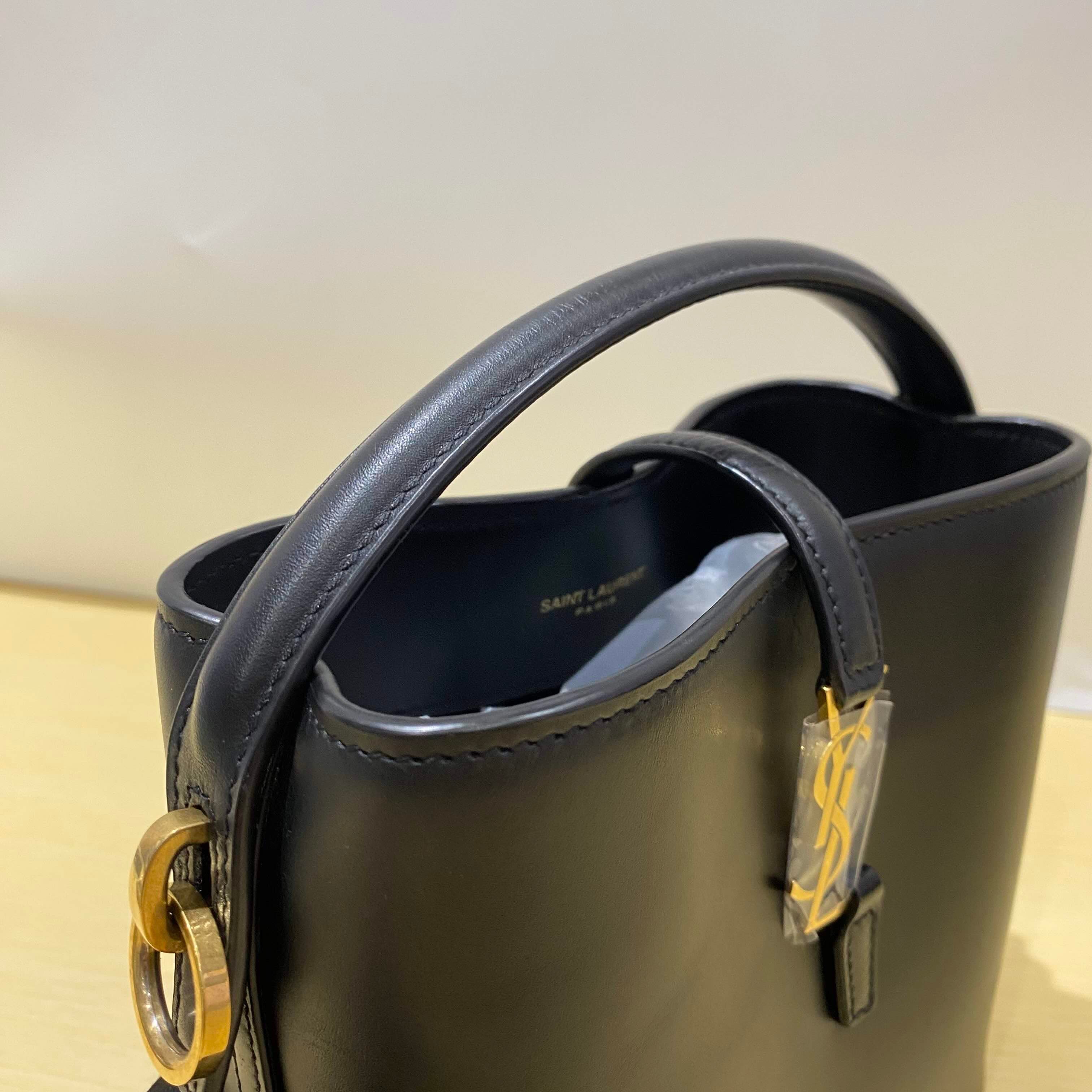Yves Saint Laurent LE 37 Mini Bucket Bag Calfskin Black - mh2503624-9