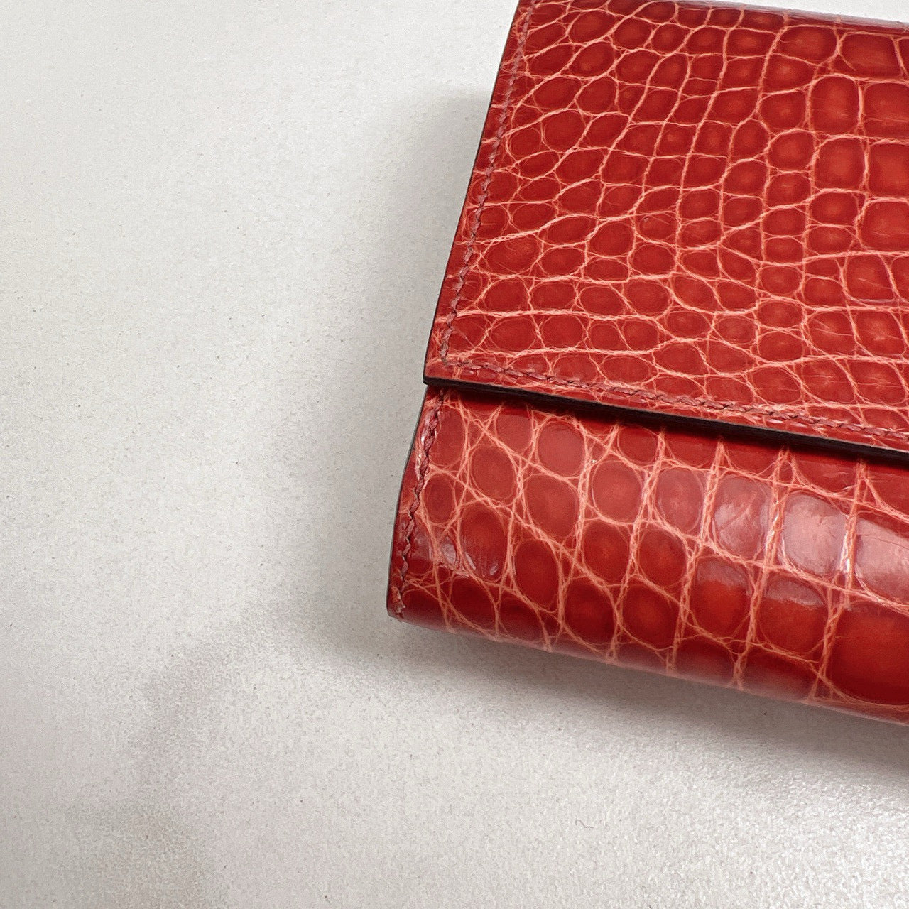 Hermes Medor Clutch Shiny Alligator D5 Geranium - mk101859-15_8f1dd9e4-f49d-4094-a3ca-5fd5249e4541