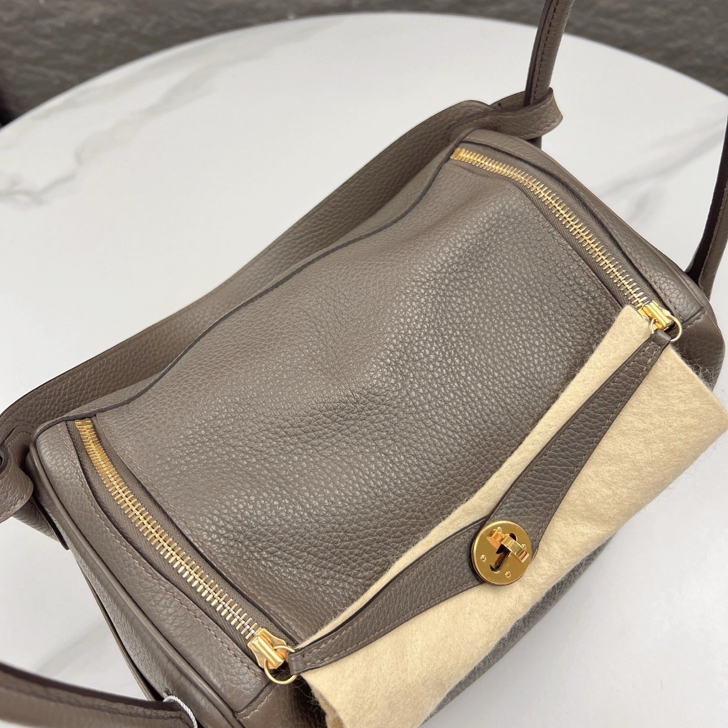 Hermes Lindy 30 Taurillon Clemence 8F Etain - mk103113-9_ff9b3c37-71db-462e-99c0-13ac55ec38cf