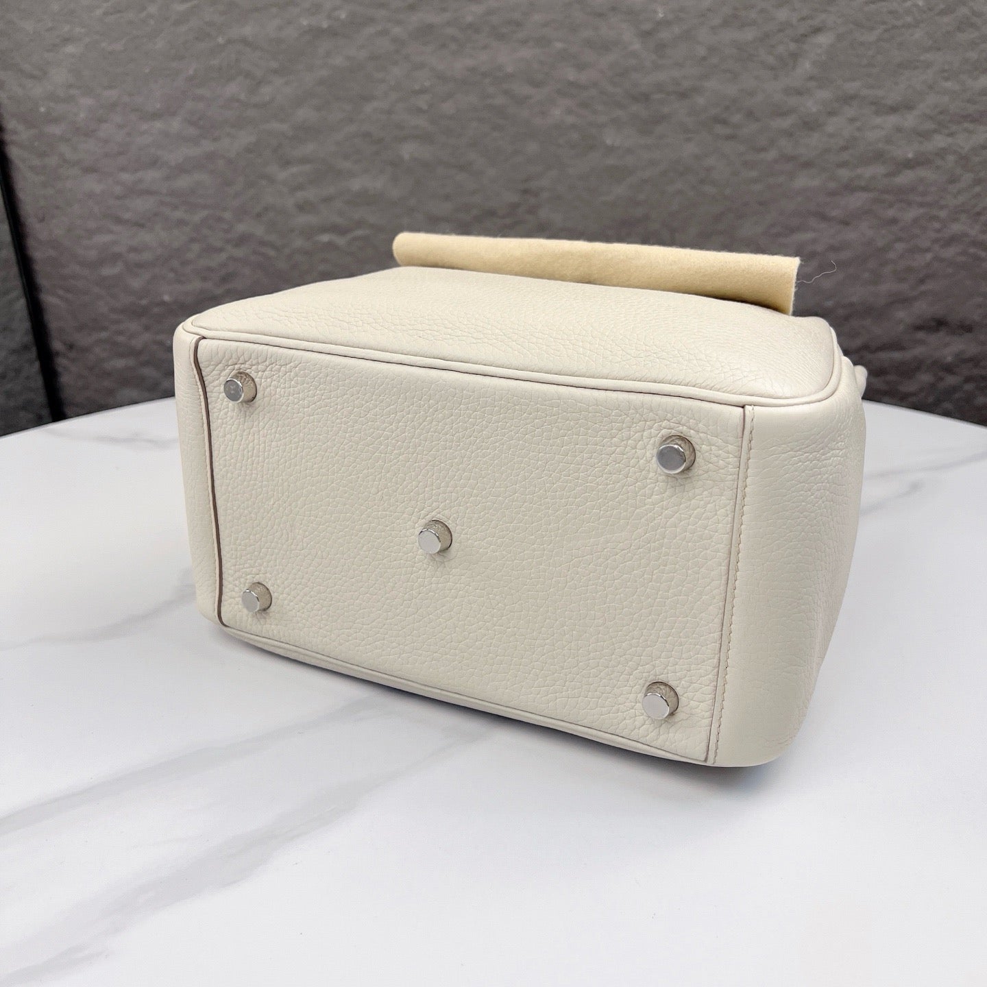 Hermes Lindy 26 Taurillon Clemence 8L Beton - mk103135-17