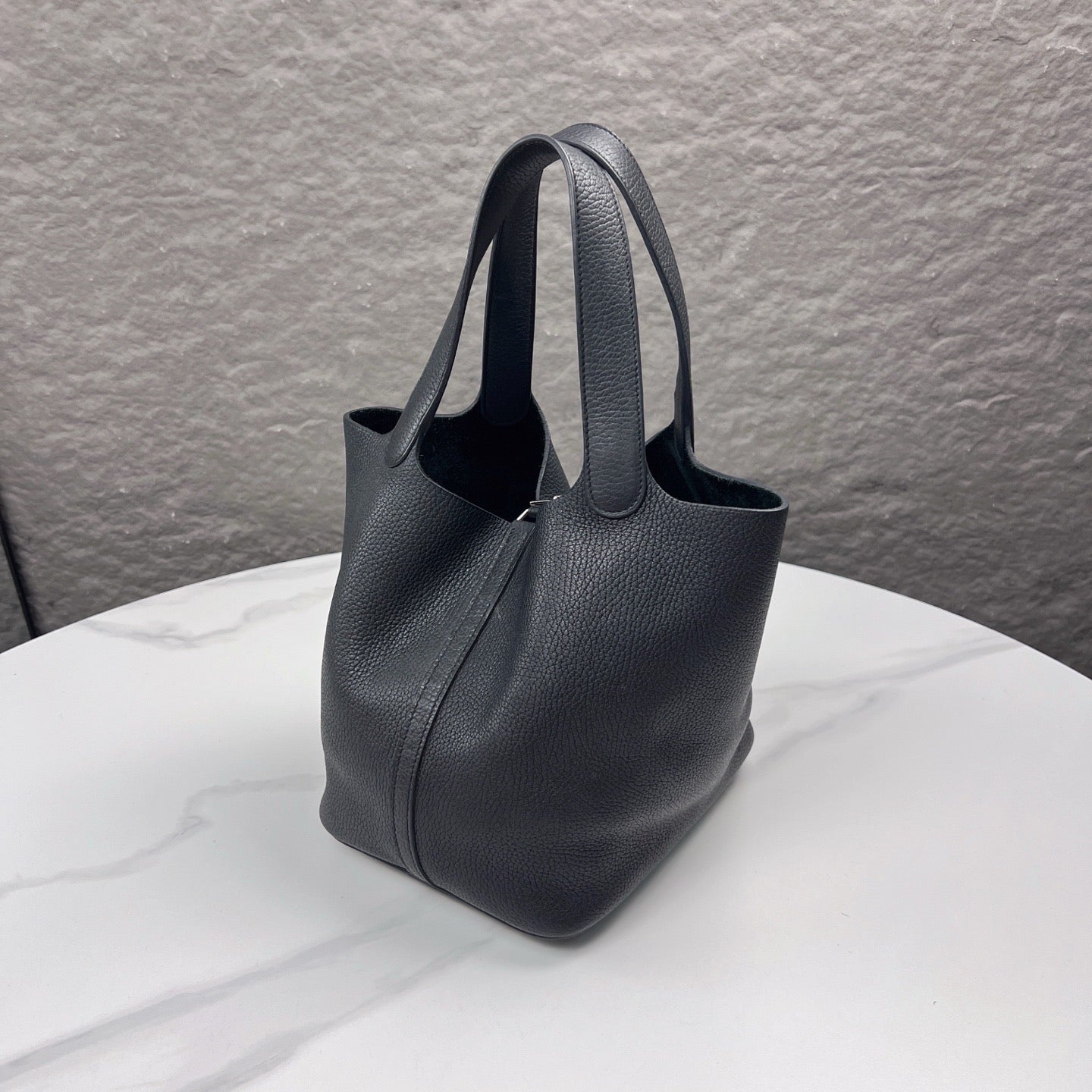 Hermes Picotin 22 Taurillon Clemence 89 Noir - mk103321-6_92844db4-ec4e-4f9a-92b9-a508983bc13a