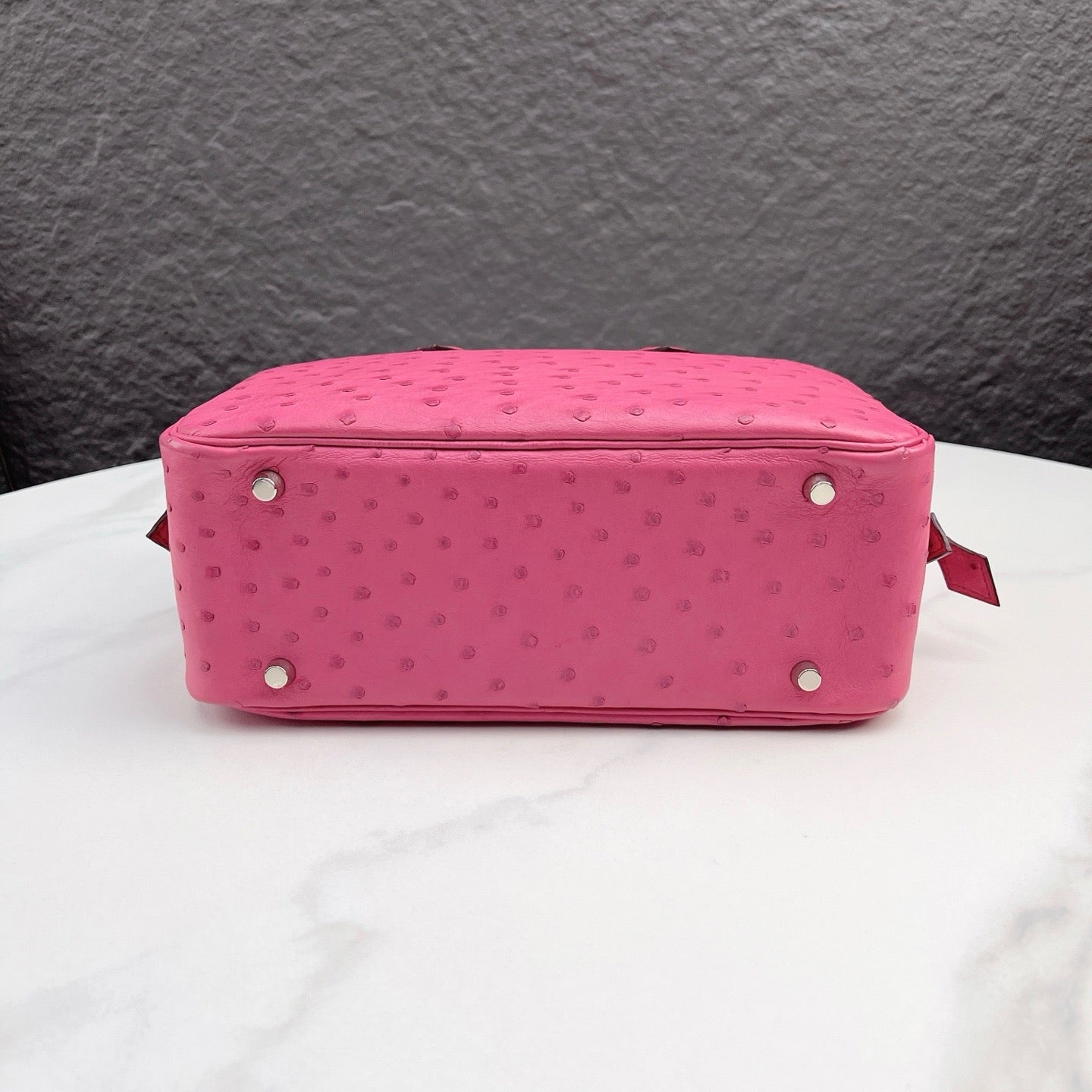 Hermes Plume 28 Ostrich 5J Fuschia - mk103330-15_ad7f1a36-4b2e-4c54-8b64-0b43ee8cefe3