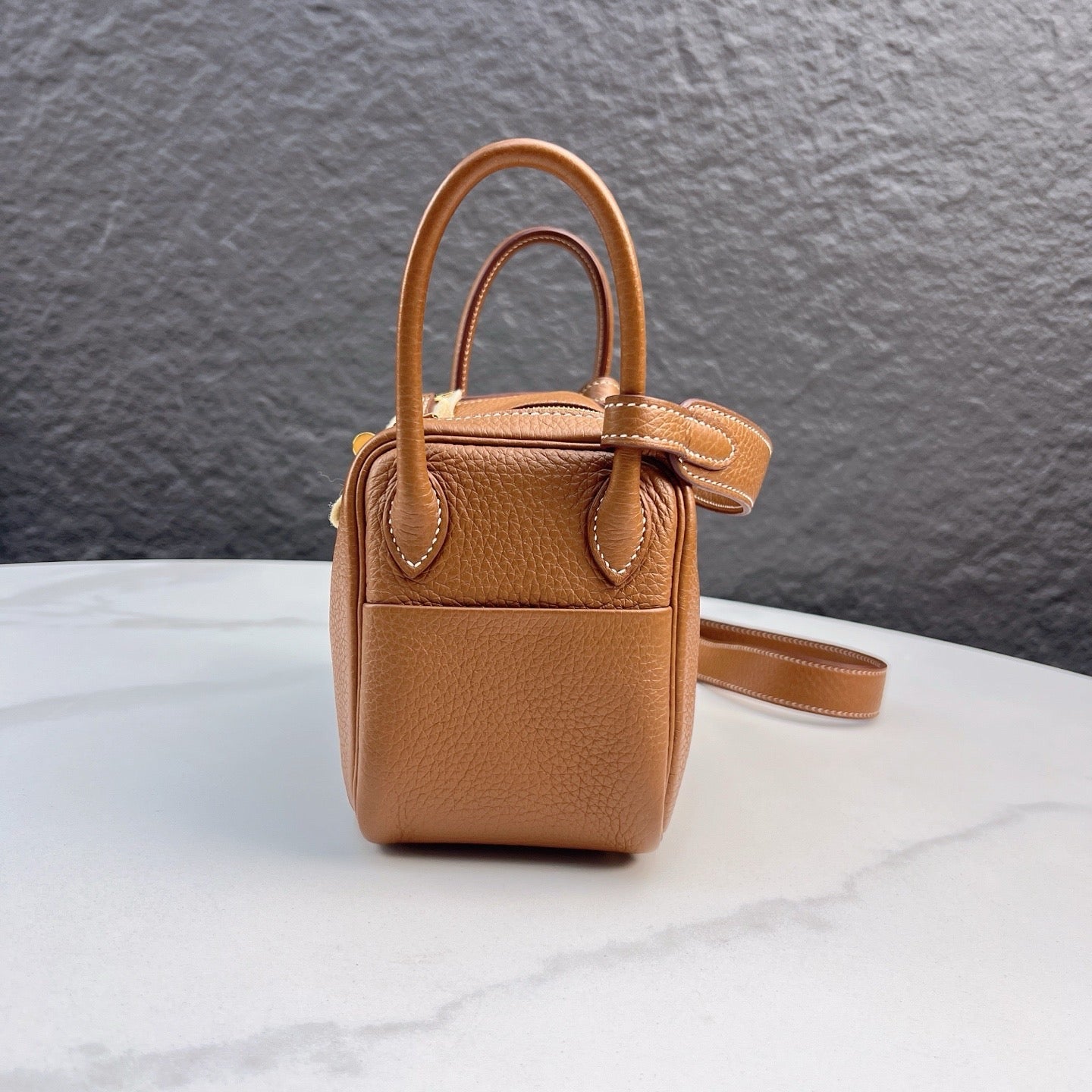 Hermes Mini Lindy 20 Taurillon Clemence 37 Gold - mk103337-7_aef24024-6fdd-48c5-9f58-cb9f67f11989