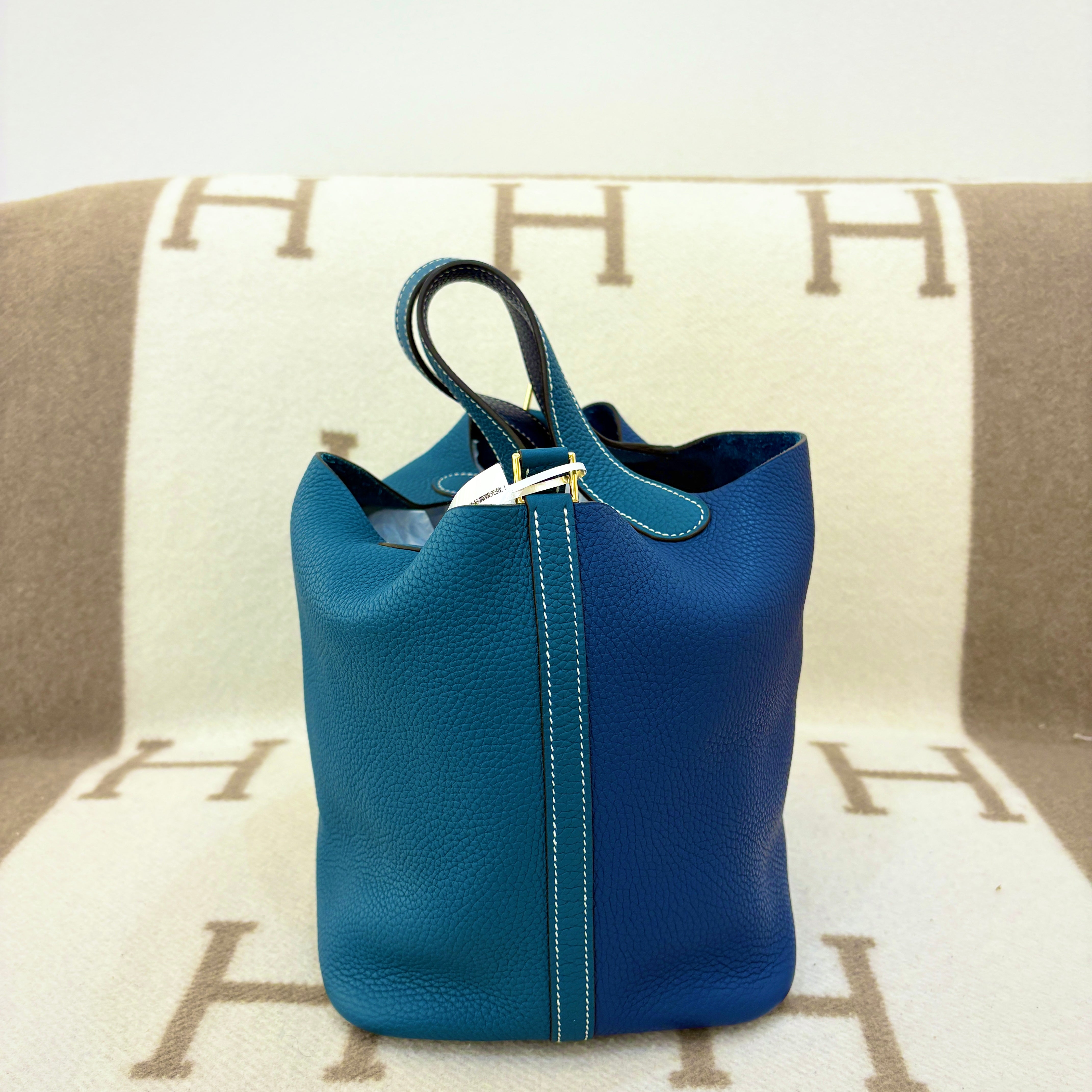 Hermes Picotin 22 Taurillon Clemence Z6 Malachite 7P Blue De Presse - mo0503a1-3_2bcf1833-c4d4-43bf-a289-8d2411206977