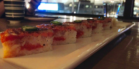 salmon oshi roll