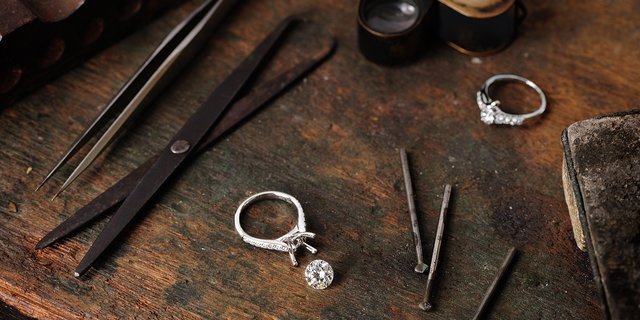 Featured image of post Costume Jewelry Repair Near Me : Chanel fine jewelry enjoys an international network of repair workshops that combine the highest technical mastery with respect for fine jewelry expertise.