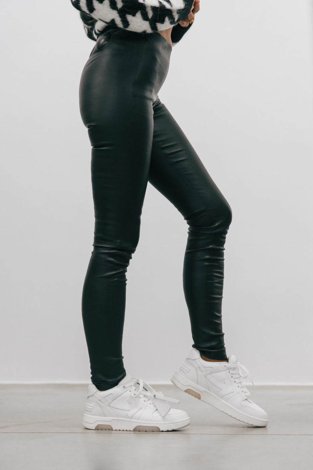 Shiny leather Pants – CURO Studio