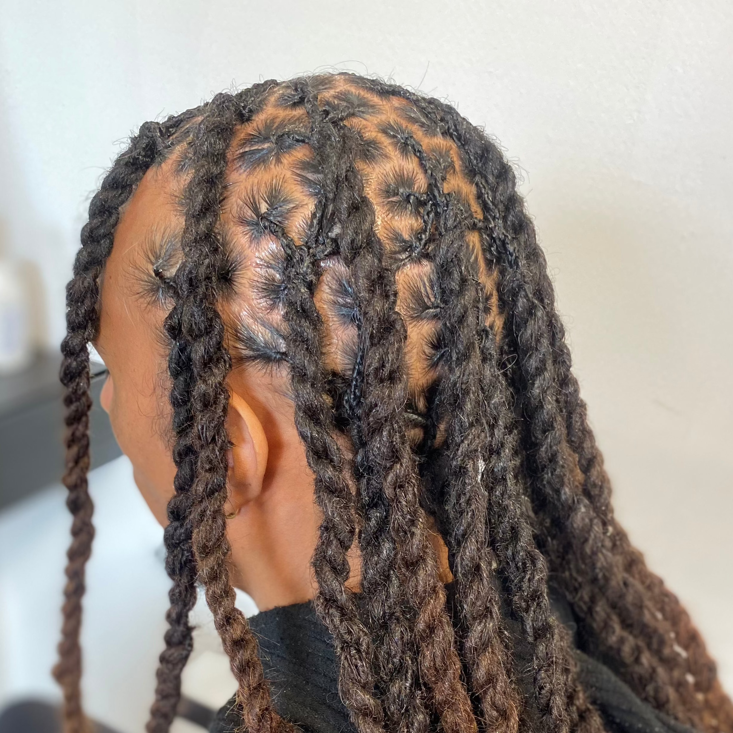 coiffure locks hommes, crochet puis coiffure en vanilles à branches