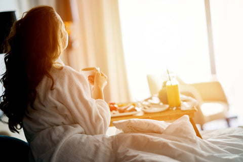 traveller wakes up well rested in hotel