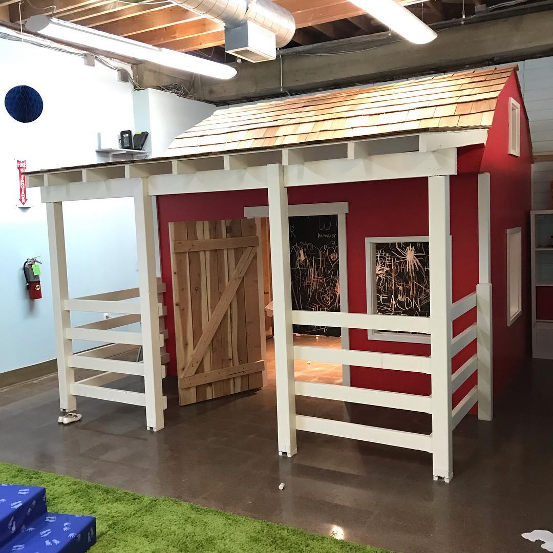 Featured image of post Toddler Diy Indoor Playhouse / To build it from the very scratch, you work out a wooden.