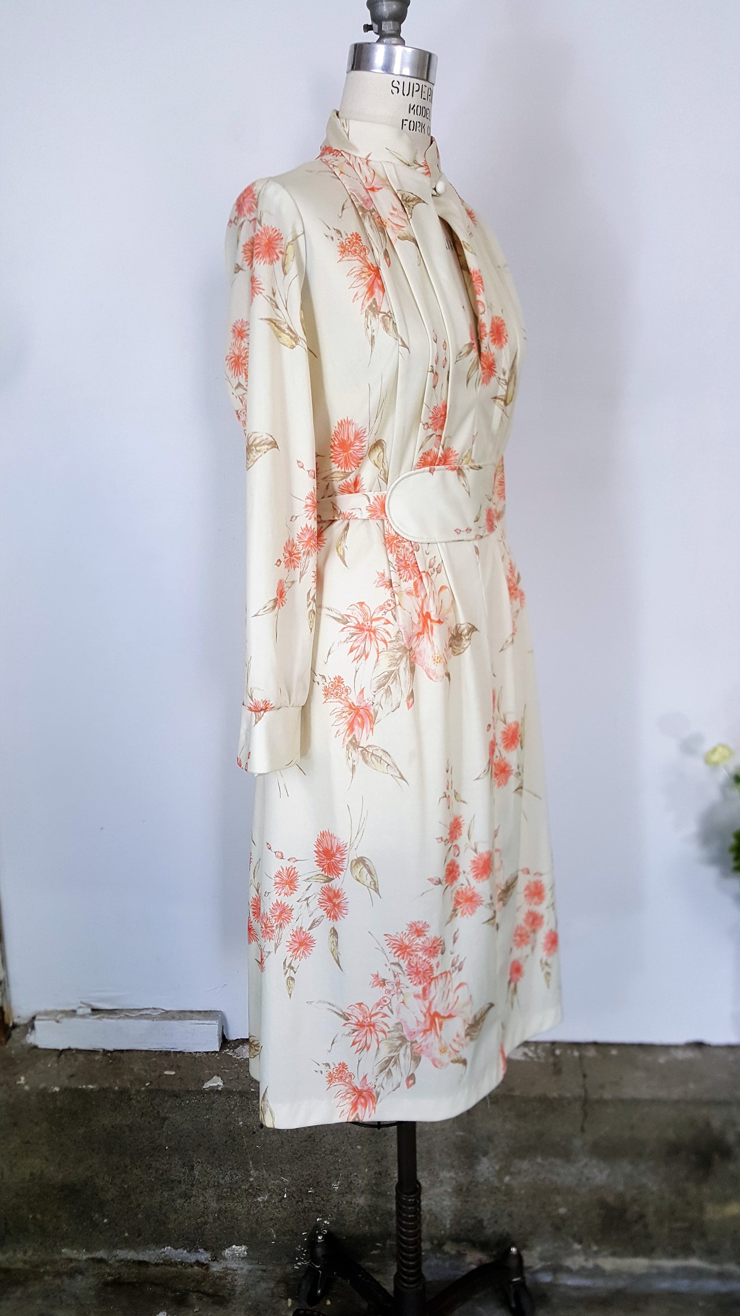 Vintage 1970s Floral Print Dress With Belt – Toadstool Farm Vintage