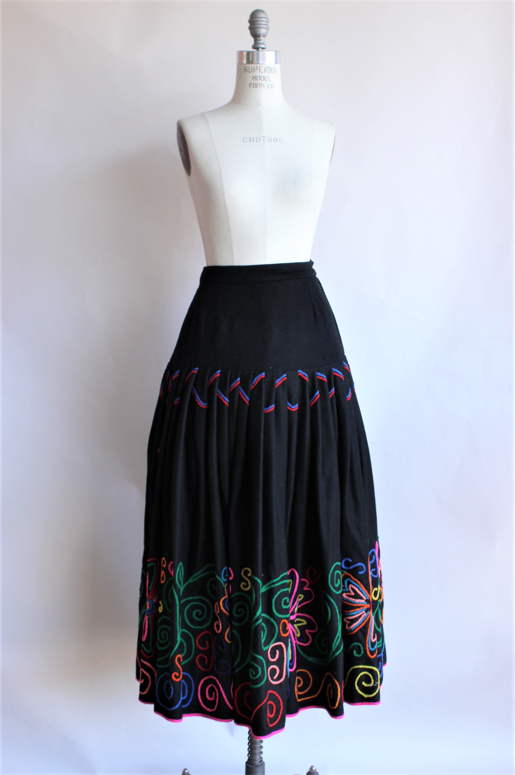 Vintage 1940s 1950s Black Wool Mexican Souvenir Circle Skirt ...