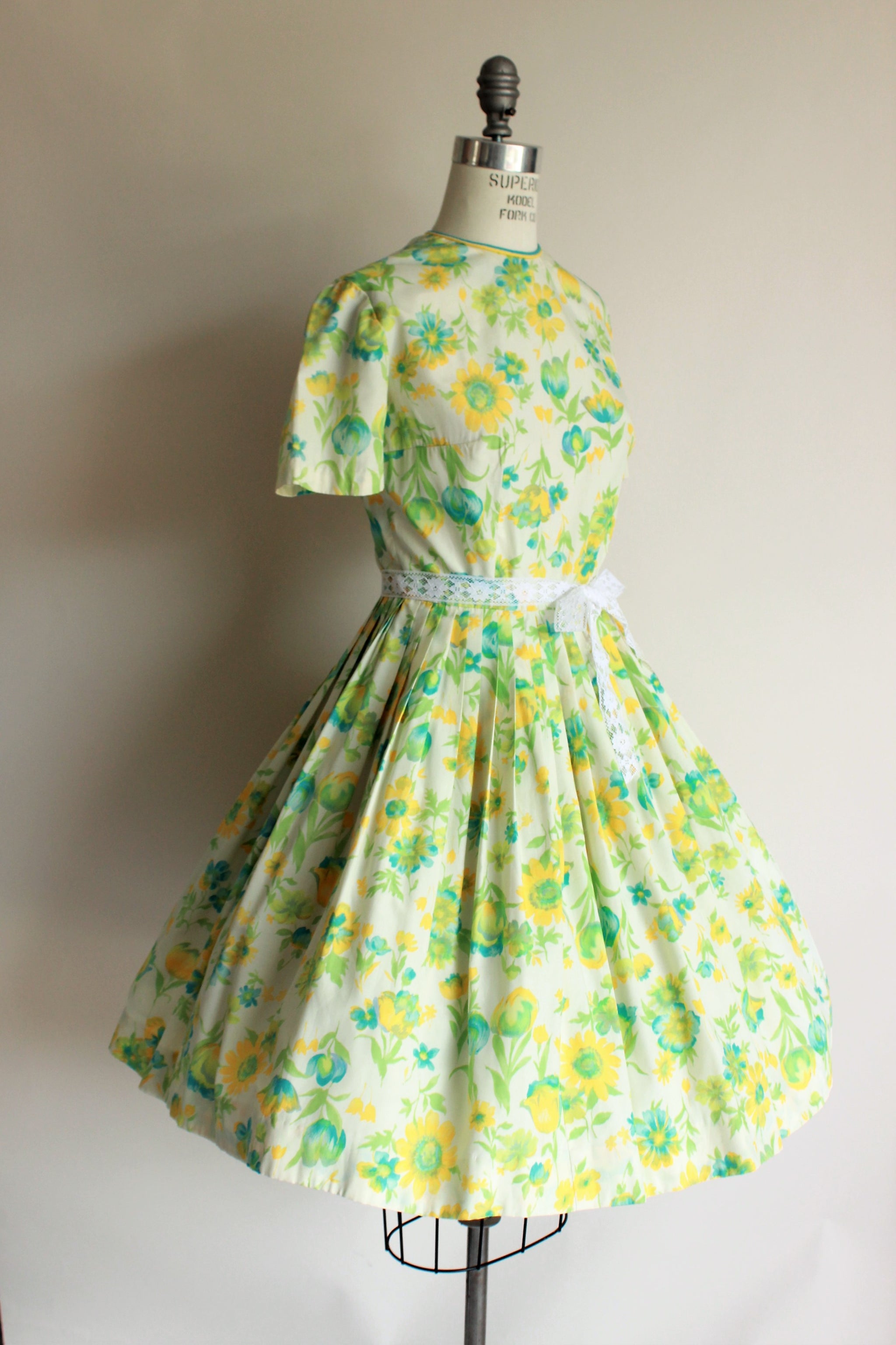 Vintage 1950s Green, Yellow and Blue Floral Print Dress – Toadstool ...
