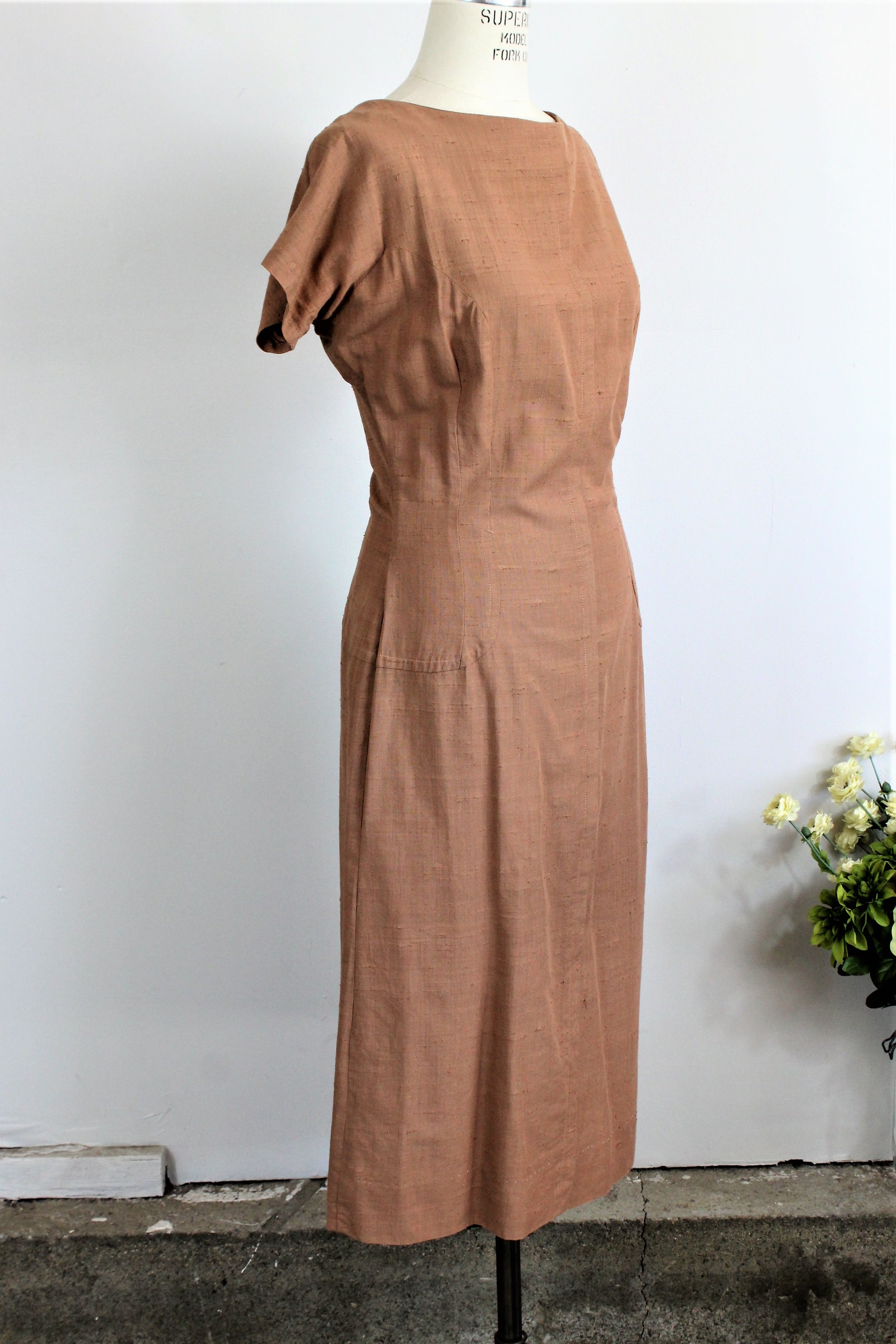 Vintage 1950s Brown Day Dress in Milk Chocolate Brown from Tall Fashio ...
