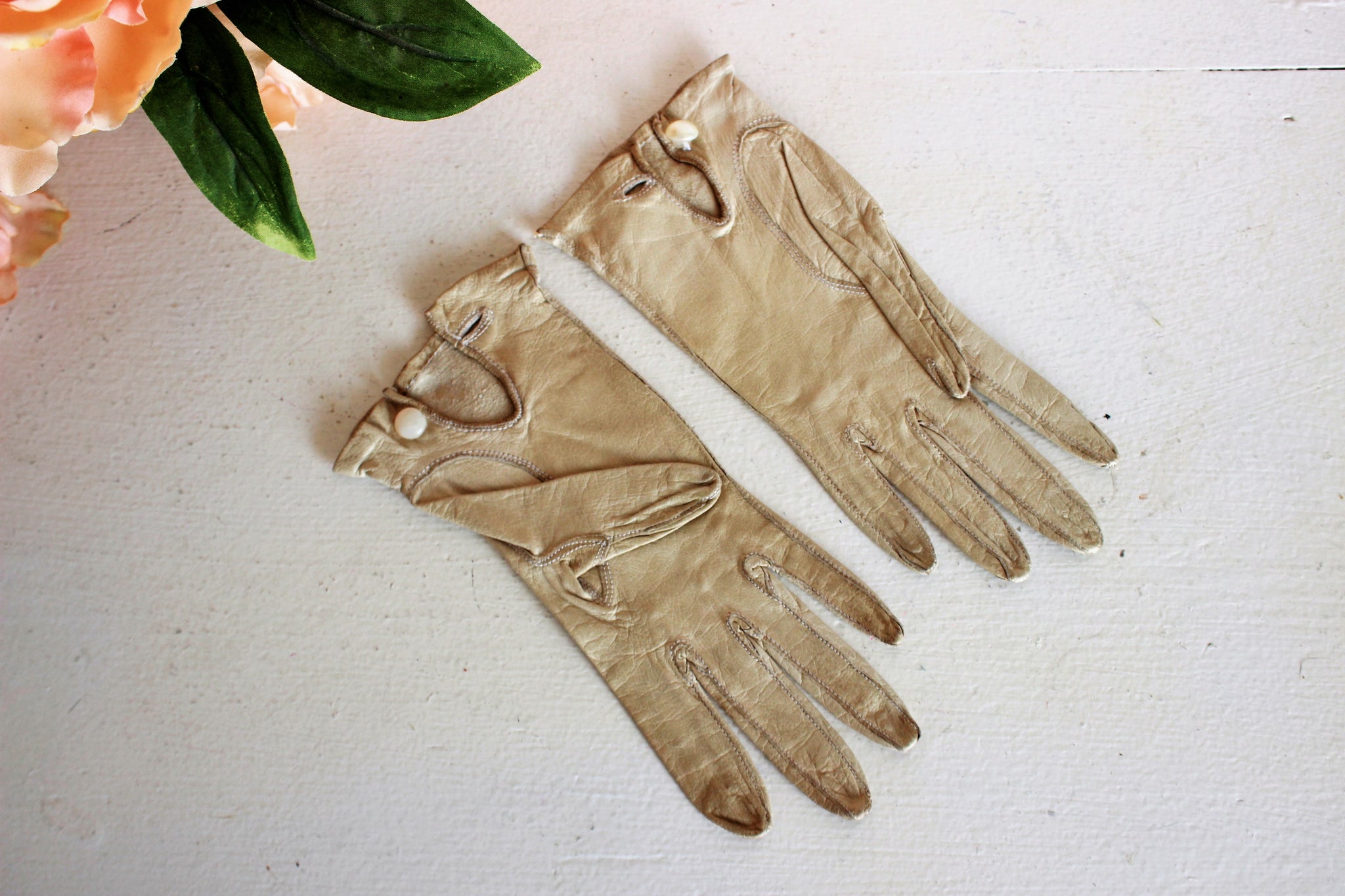 ivory leather gloves