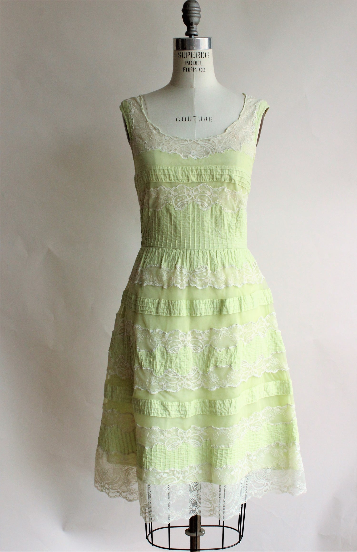 Lithe ( Anthropologie) in green with lace trim, Size 8 – Toadstool Farm ...