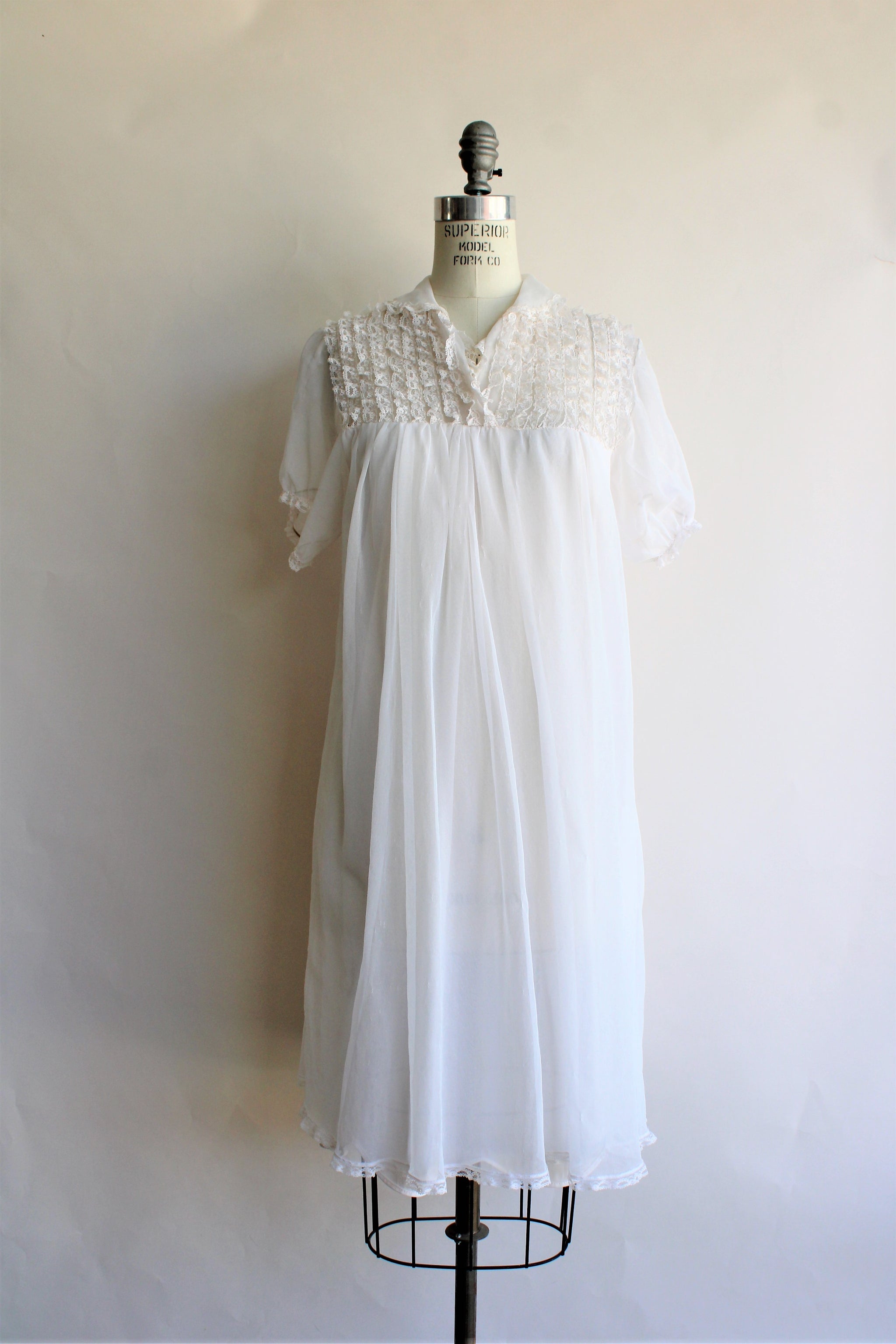 Vintage 1960s White Babydoll Nightie with Lace Trim - Toadstool Farm ...