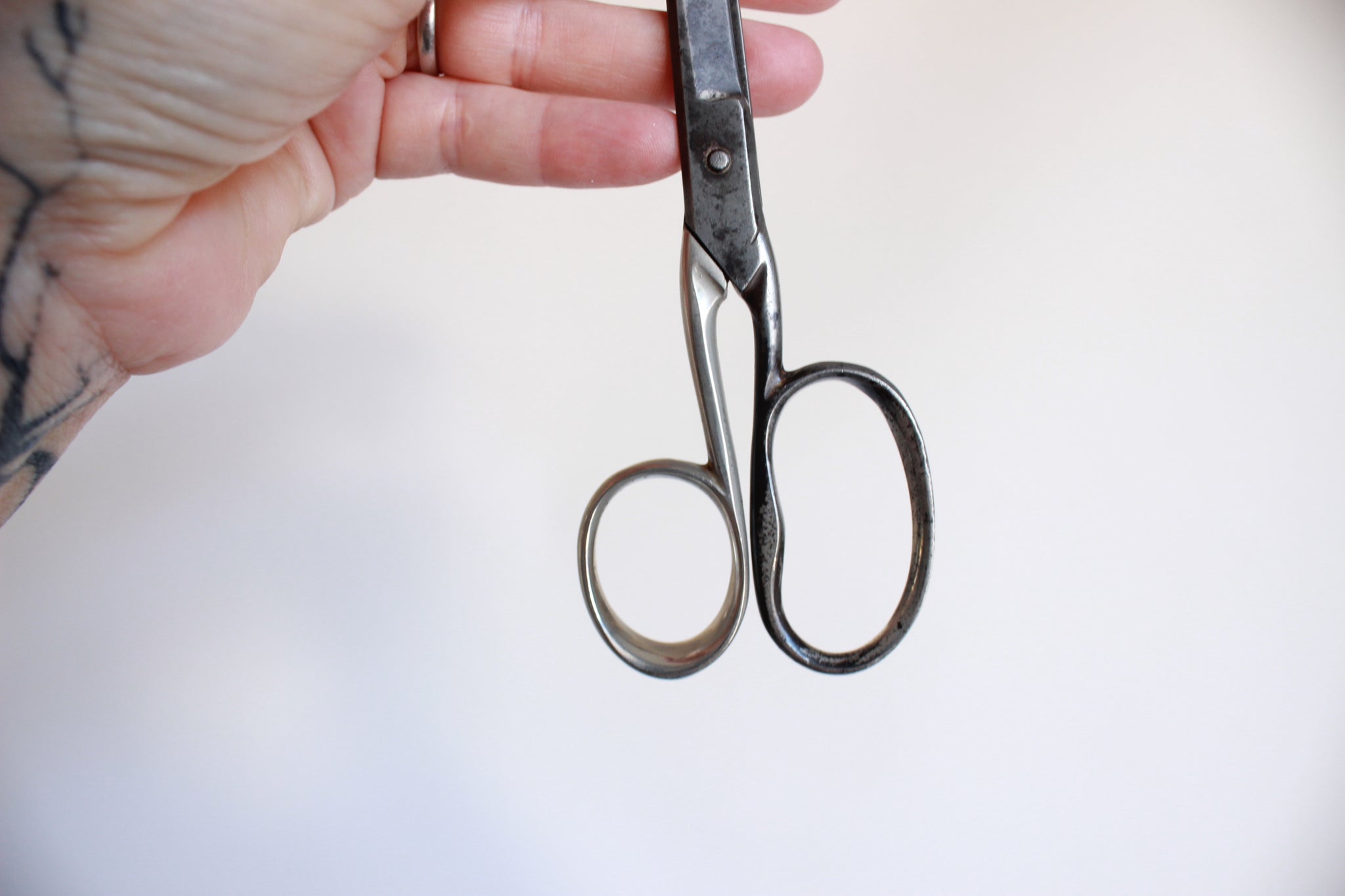 english scissors