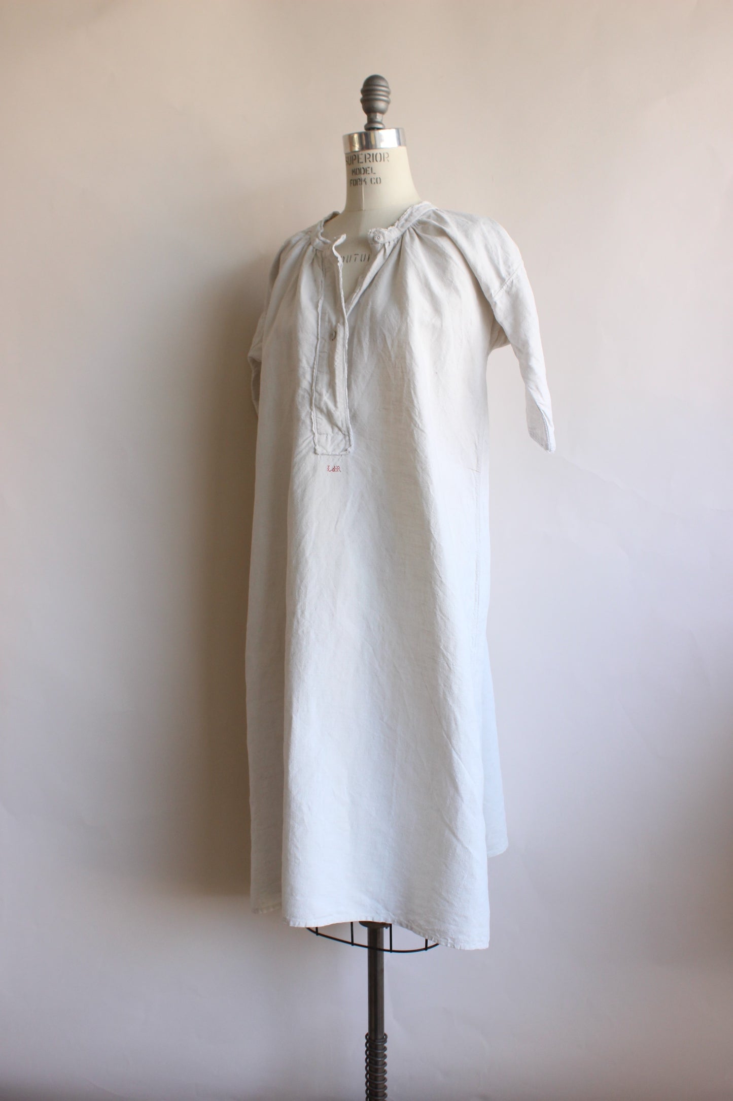 Victorian White Linen Nightgown – Toadstool Farm Vintage