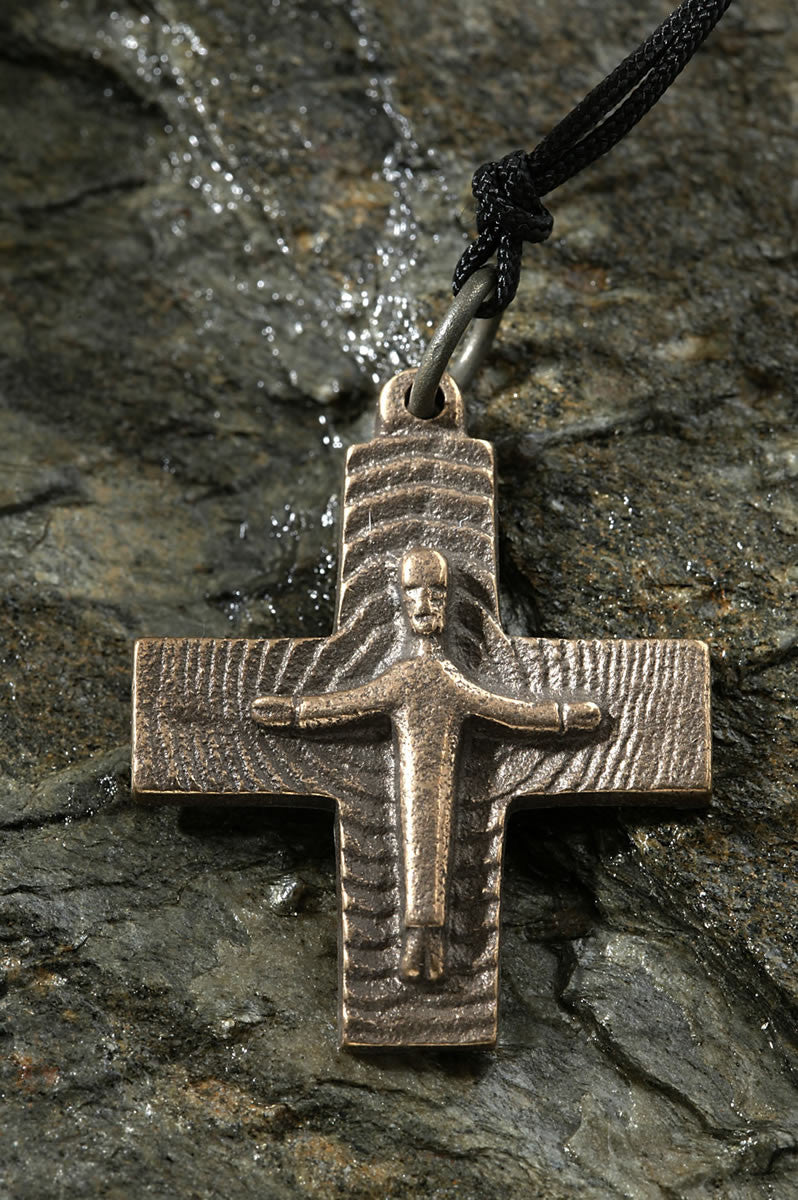 Damascus Steel Cross Pendant with Black Round Wheat Chain | Woelk's House  of Diamonds | Russell, KS
