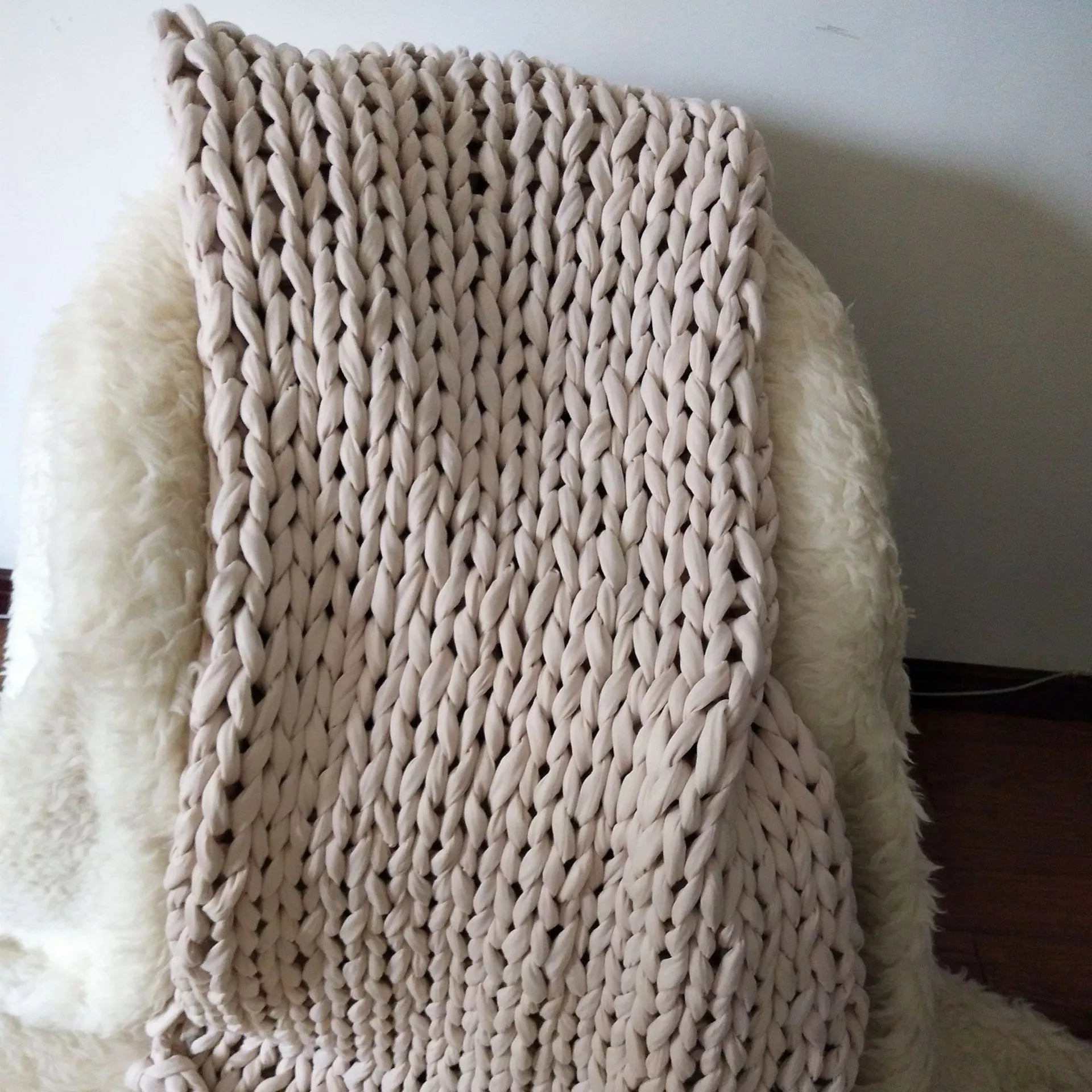 Hand-woven Gravity Blanket in Modern Solid Colours