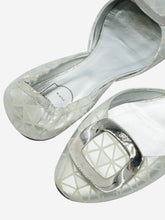 Load image into Gallery viewer, Silver geometric printed flat shoes with buckle - size EU 40
