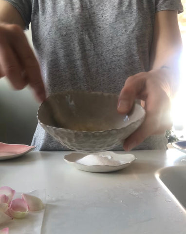 Making icing flowers
