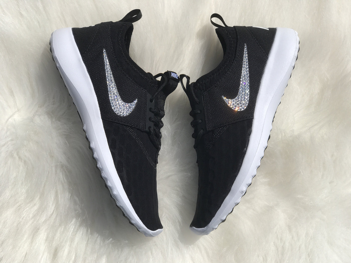 nike womens shoes black and white