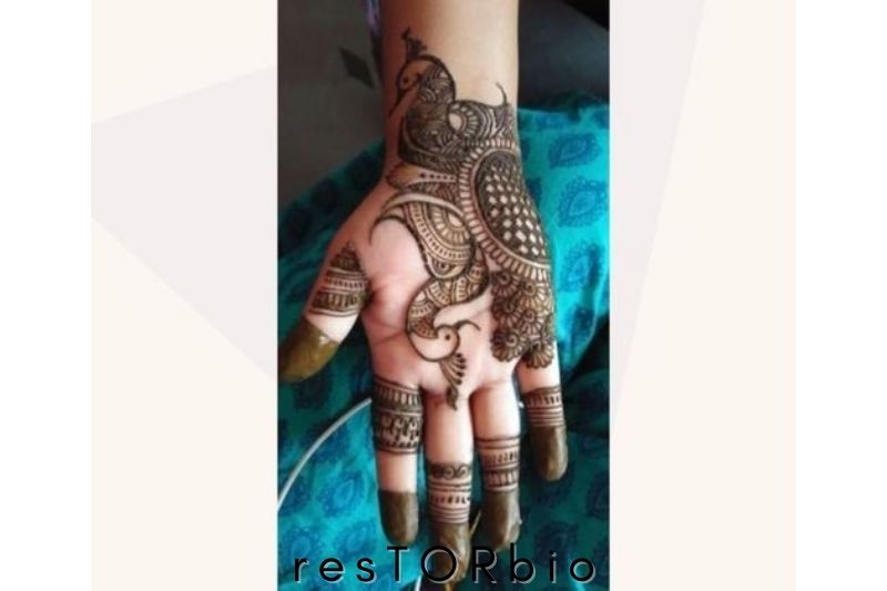 Beautiful Mehendi Designs with Peacocks