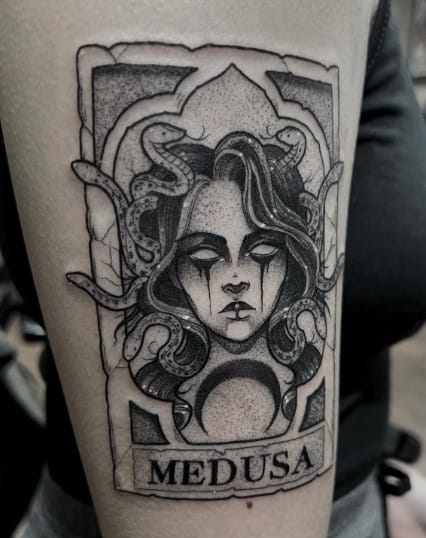 What Does a Medusa Tattoo Mean, medusa tattoo meaning assault, medusa tattoo meaning, medusa meaning, medusa story, medusa tattoo ideas, What does Medusa symbolize, What is the Medusa tattoo trend about, Why are girls getting Medusa tattoo, What is the full story of Medusa,