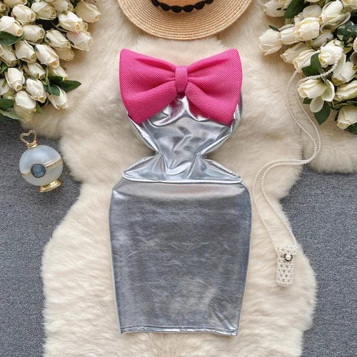 Stylish Strapless Leather Dress with Bow Detail and Backless Design - Image 2